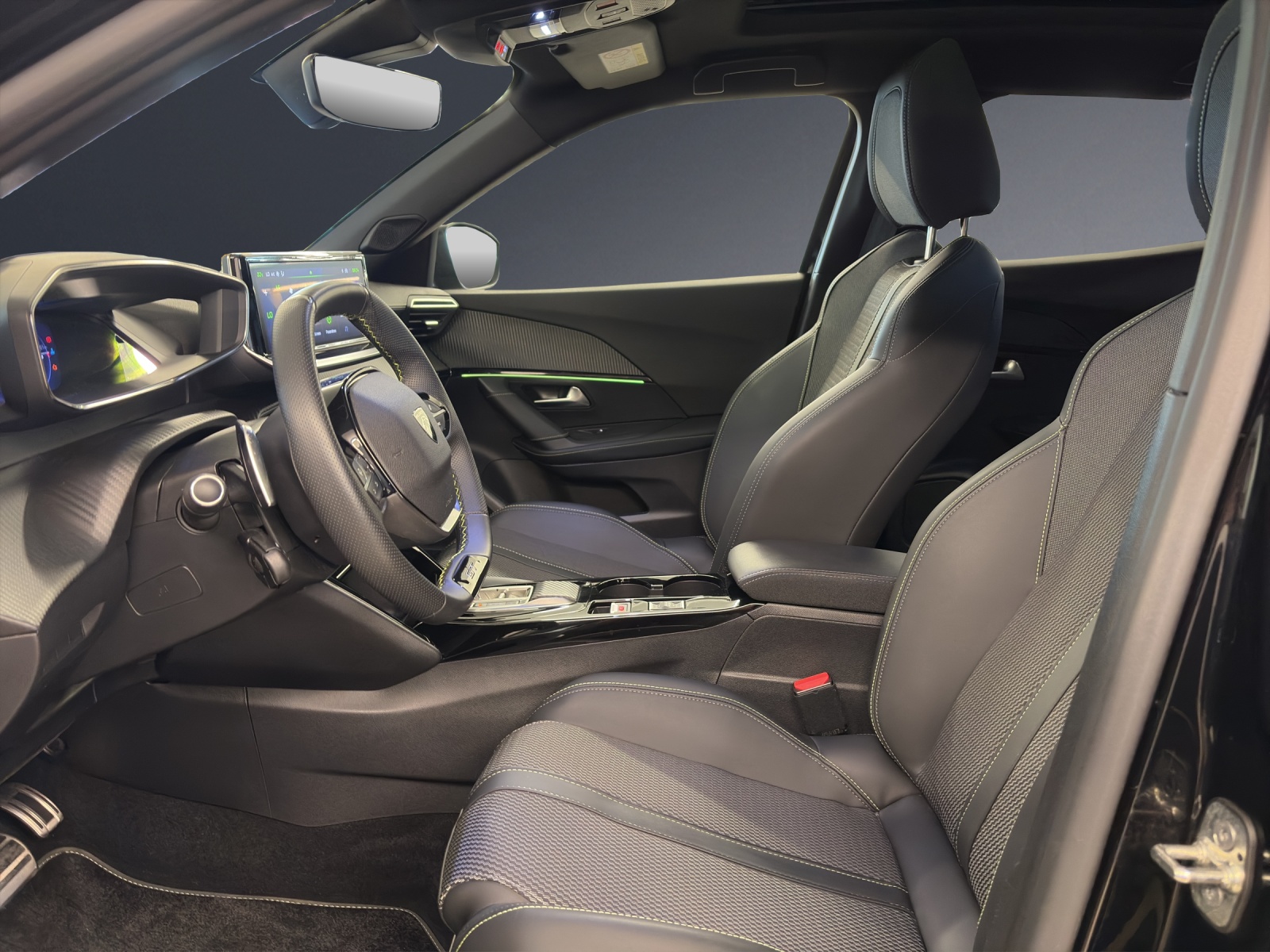 PEUGEOT 2008 1.2 PureTech GT-image-6