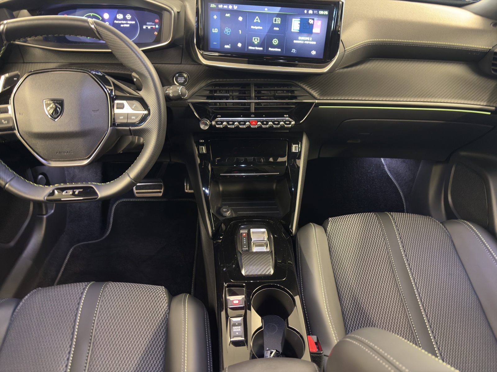 PEUGEOT 2008 1.2 PureTech GT-image-11
