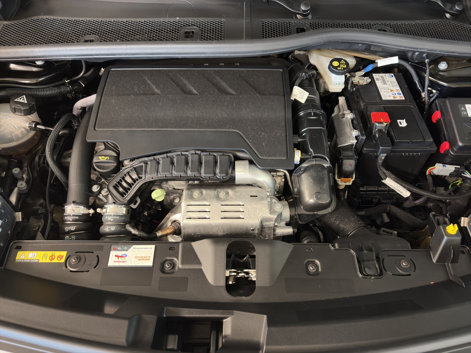 PEUGEOT 2008 1.2 PureTech GT-image-18