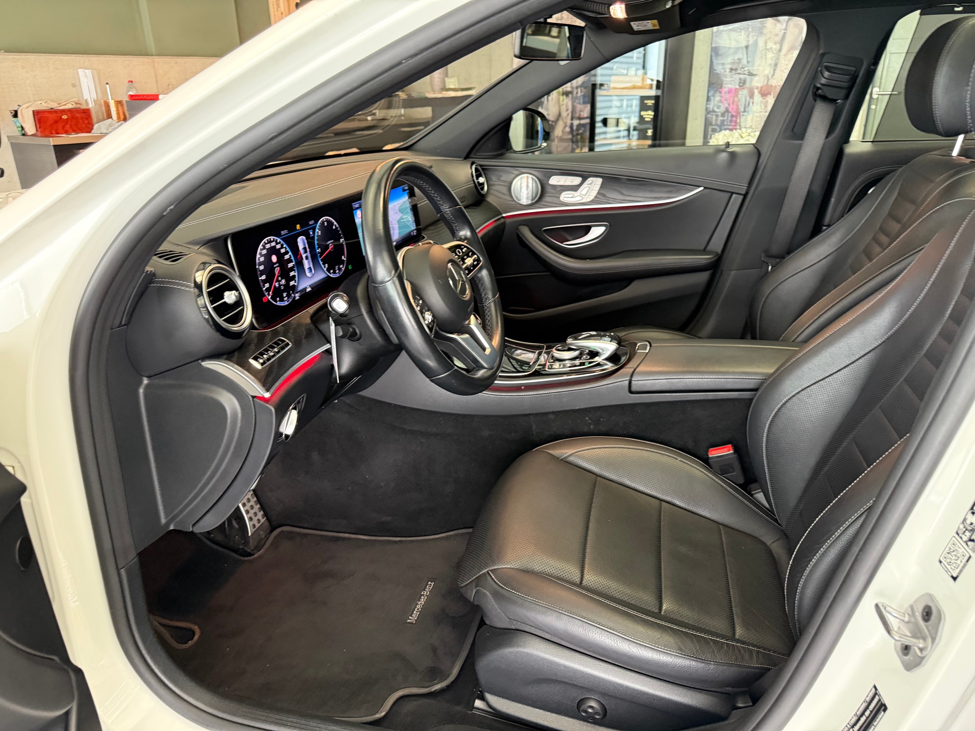 MERCEDES-BENZ E 400 d AMG Line 4matic-image-15