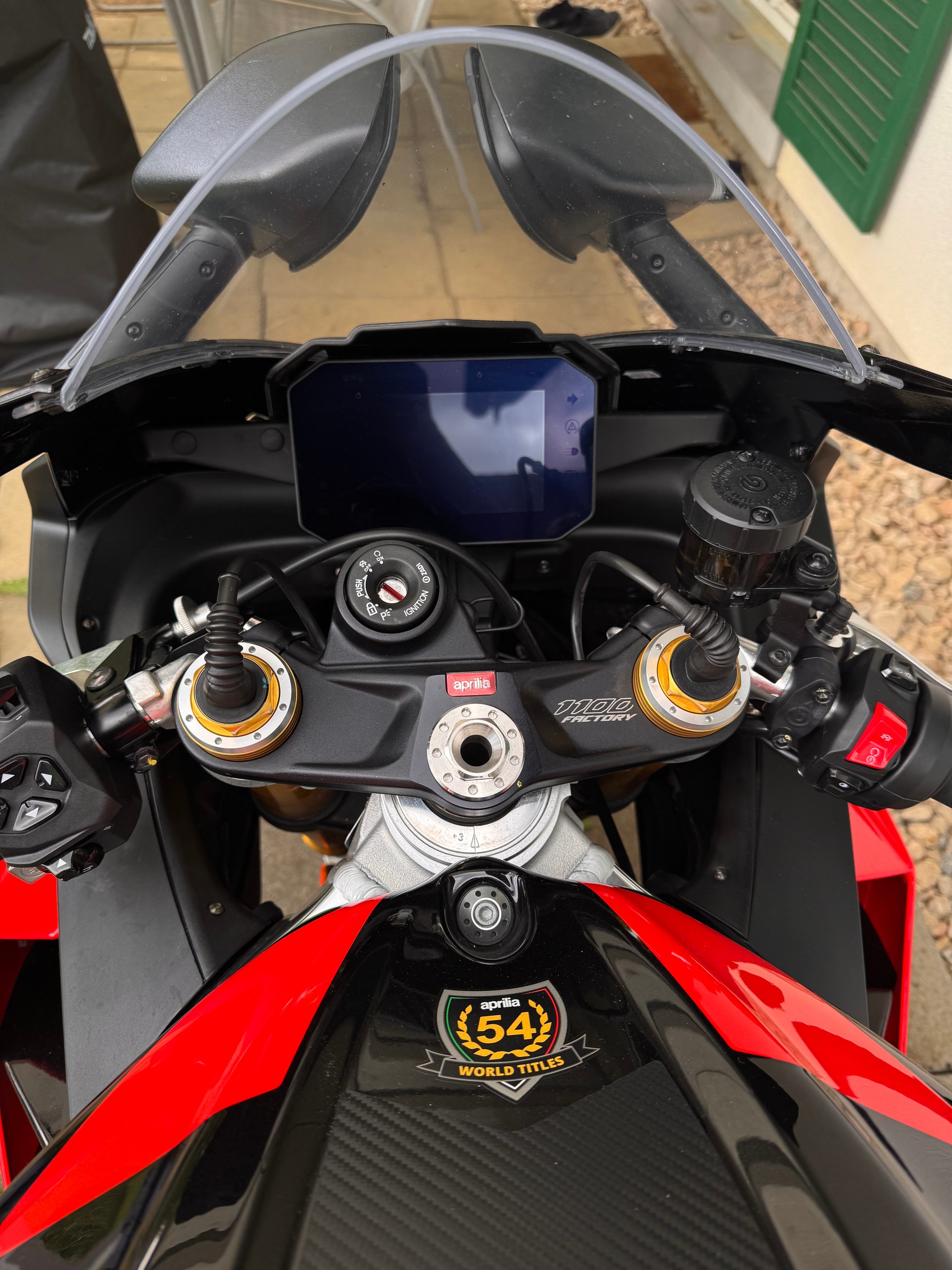 APRILIA RSV4 1100 Factory-image-7