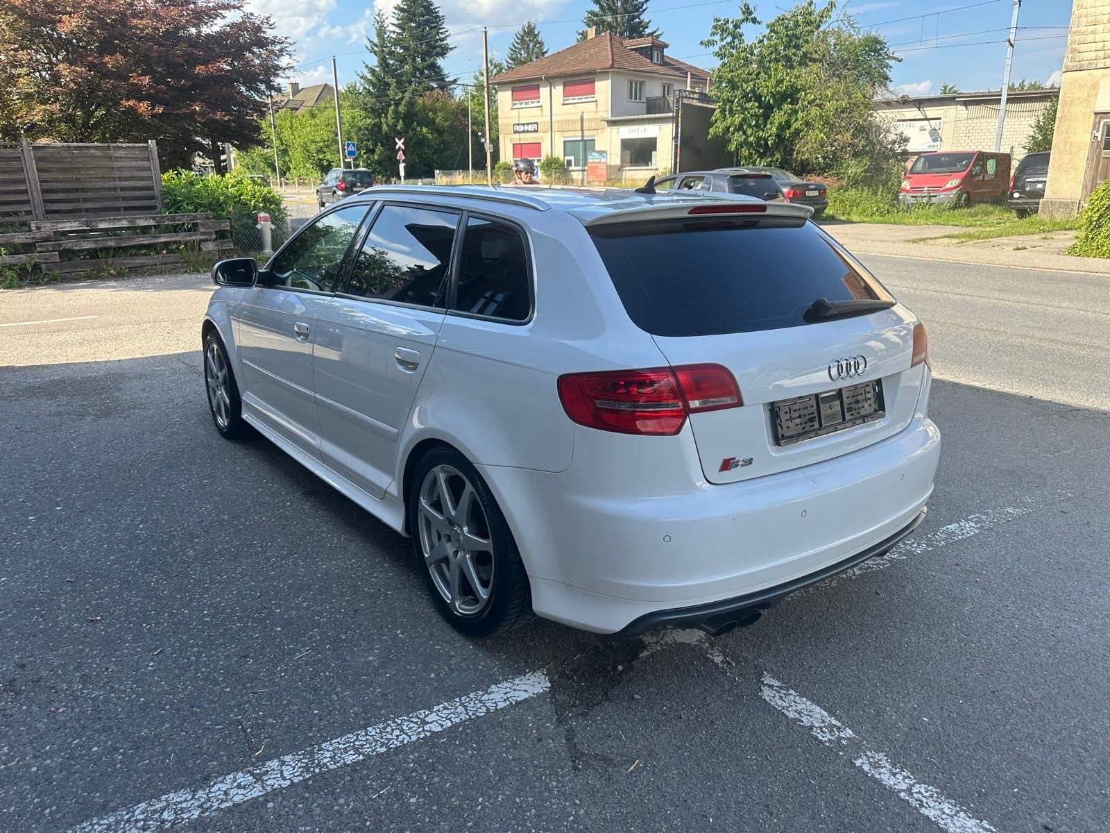 AUDI S3 Sportback 2.0 TFSI quattro S-tronic-showroom-element-3