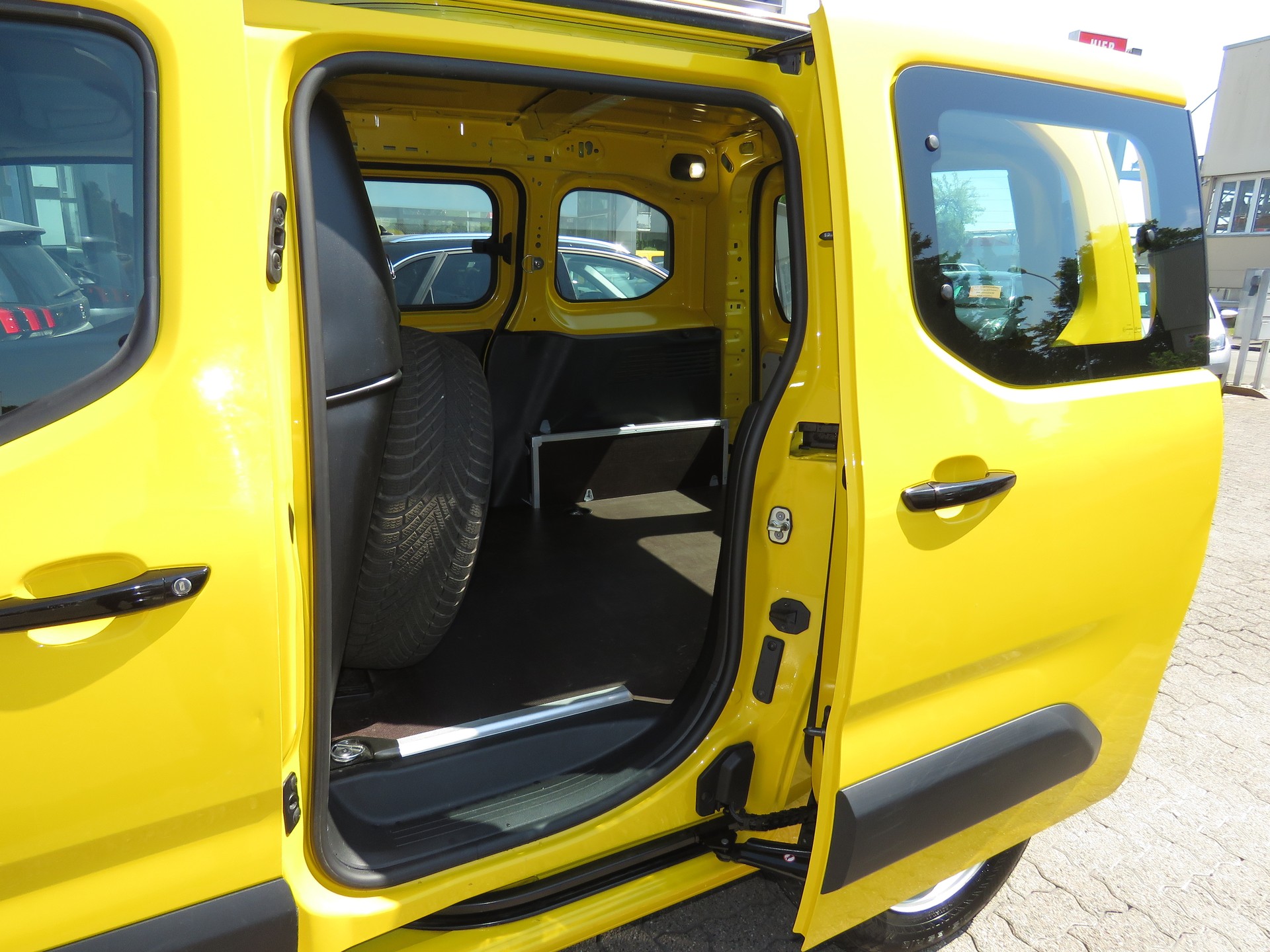 OPEL Combo Cargo 1.5 s/s 4x4 3-Plätzer, Nutzlast 640 kg-image-13