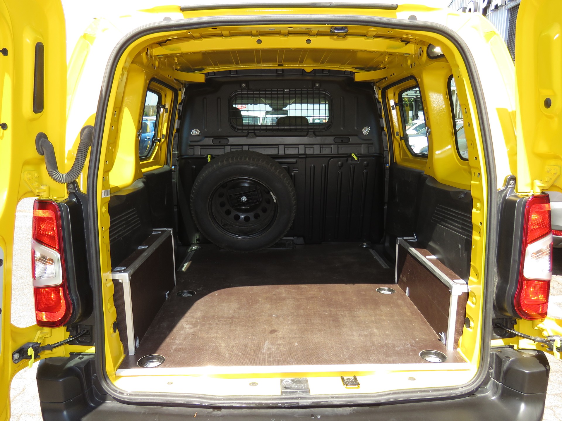 OPEL Combo Cargo 1.5 s/s 4x4 3-Plätzer, Nutzlast 640 kg-image-11