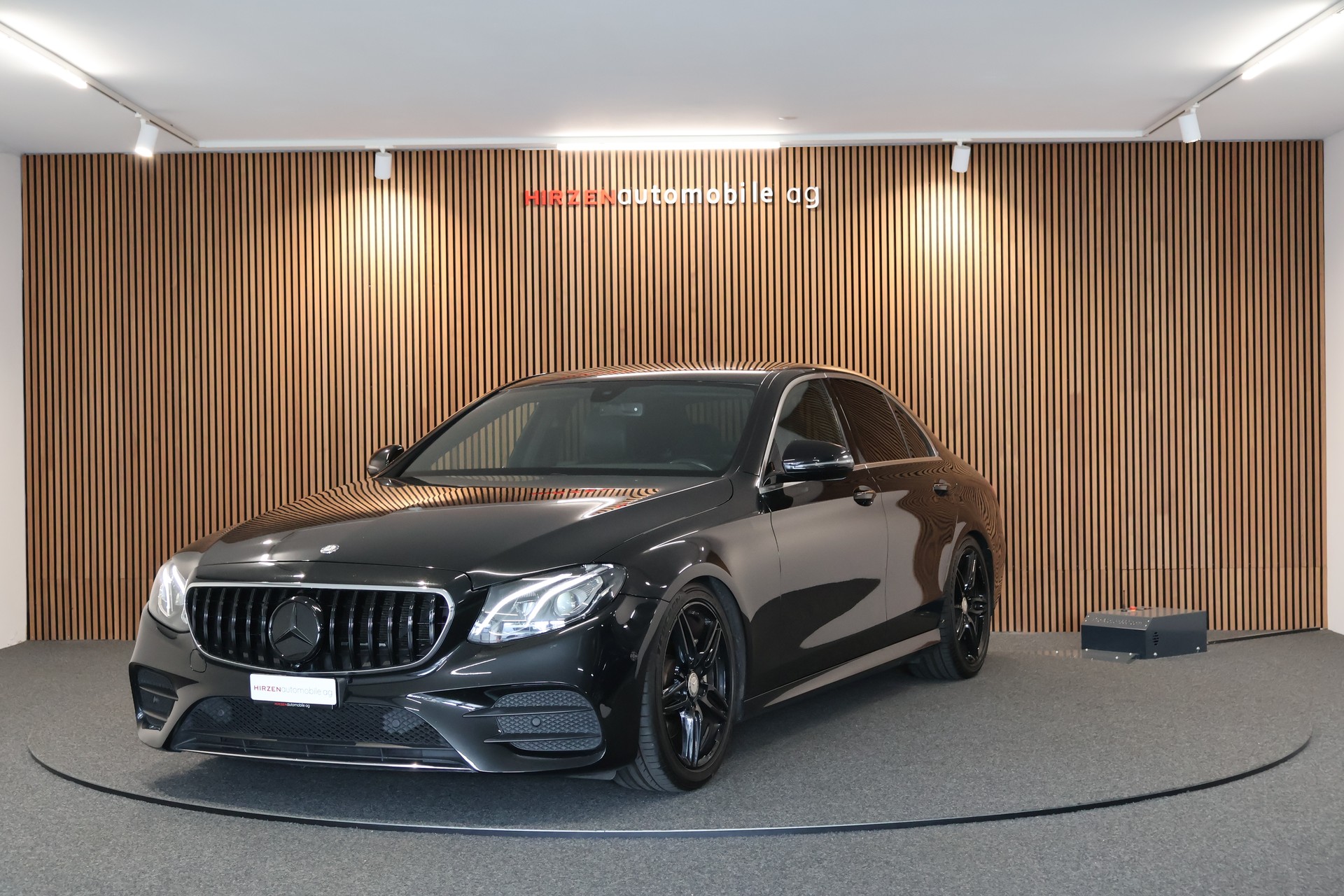MERCEDES-BENZ E 220 d AMG Line 9G-Tronic