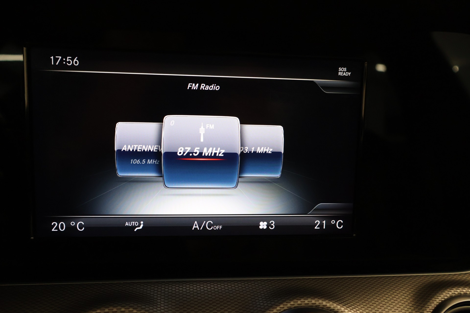 MERCEDES-BENZ E 220 d AMG Line 9G-Tronic-image-23