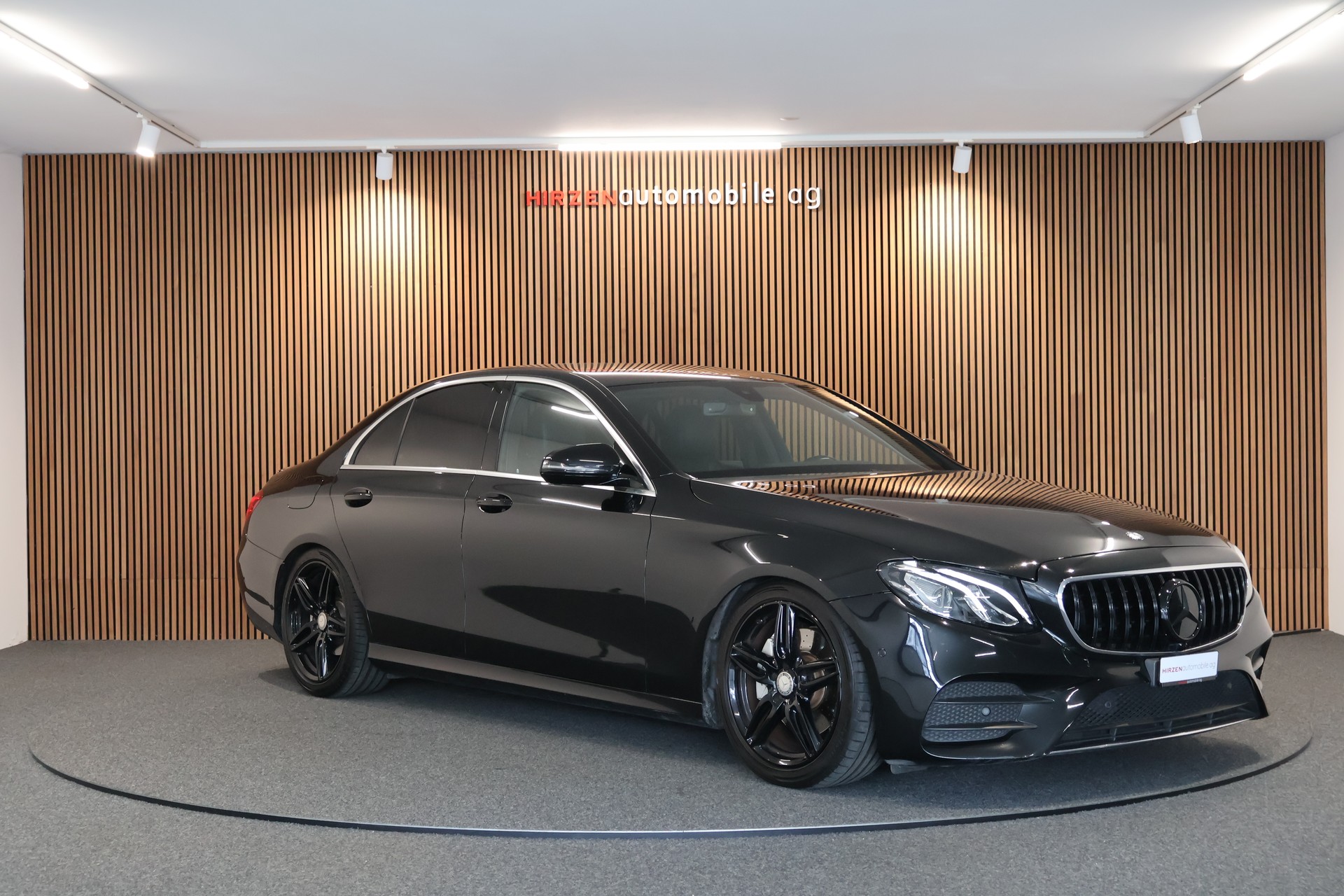 MERCEDES-BENZ E 220 d AMG Line 9G-Tronic-image-6
