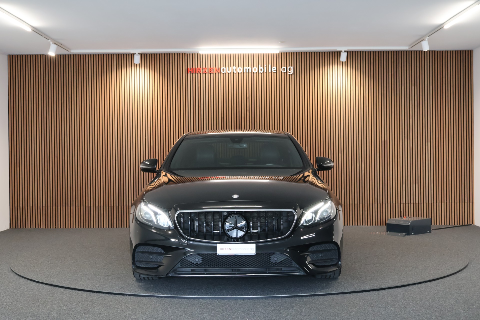 MERCEDES-BENZ E 220 d AMG Line 9G-Tronic-image-7