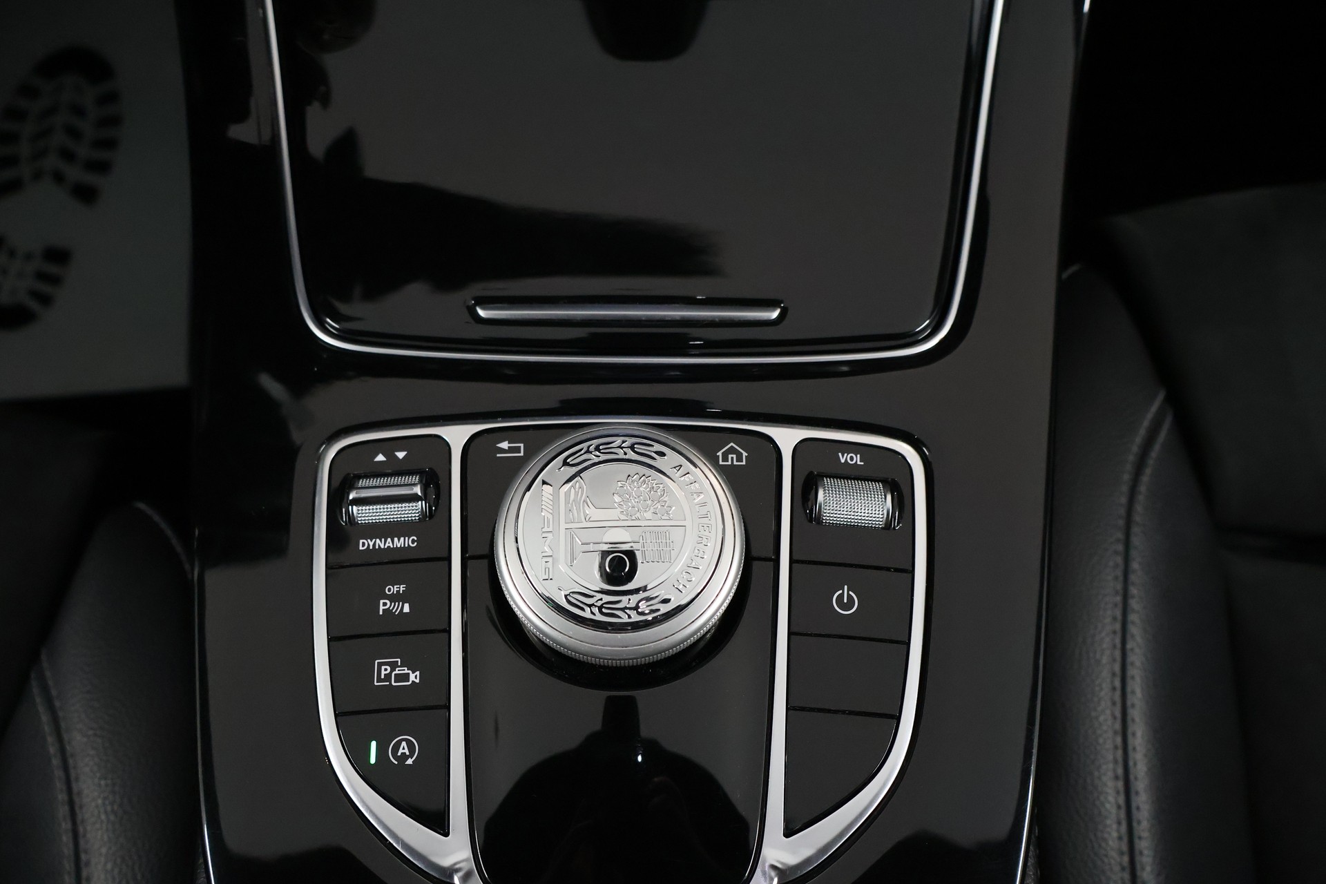 MERCEDES-BENZ E 220 d AMG Line 9G-Tronic-image-19