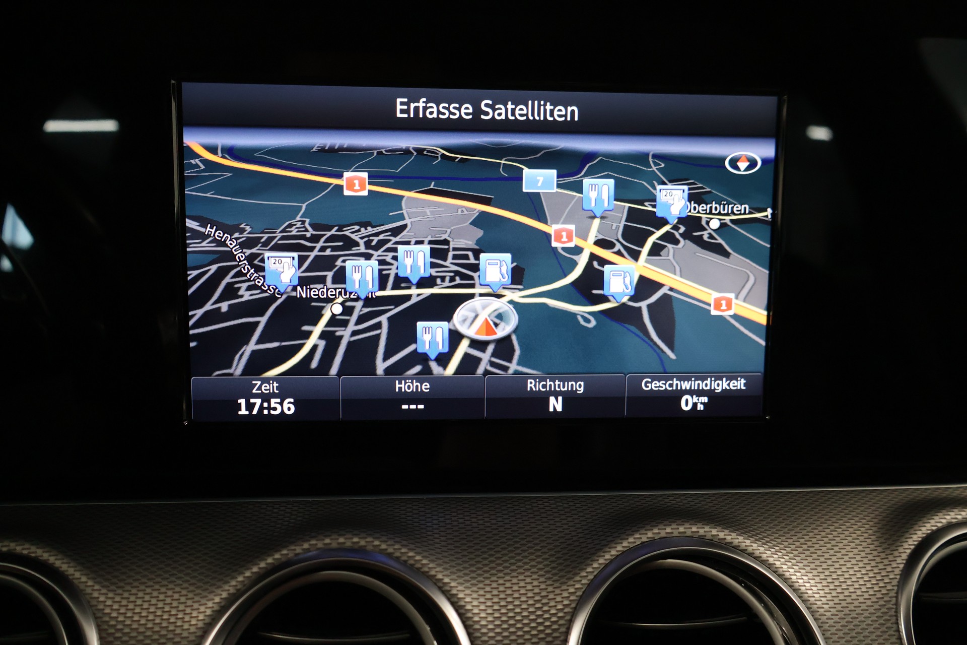 MERCEDES-BENZ E 220 d AMG Line 9G-Tronic-image-22
