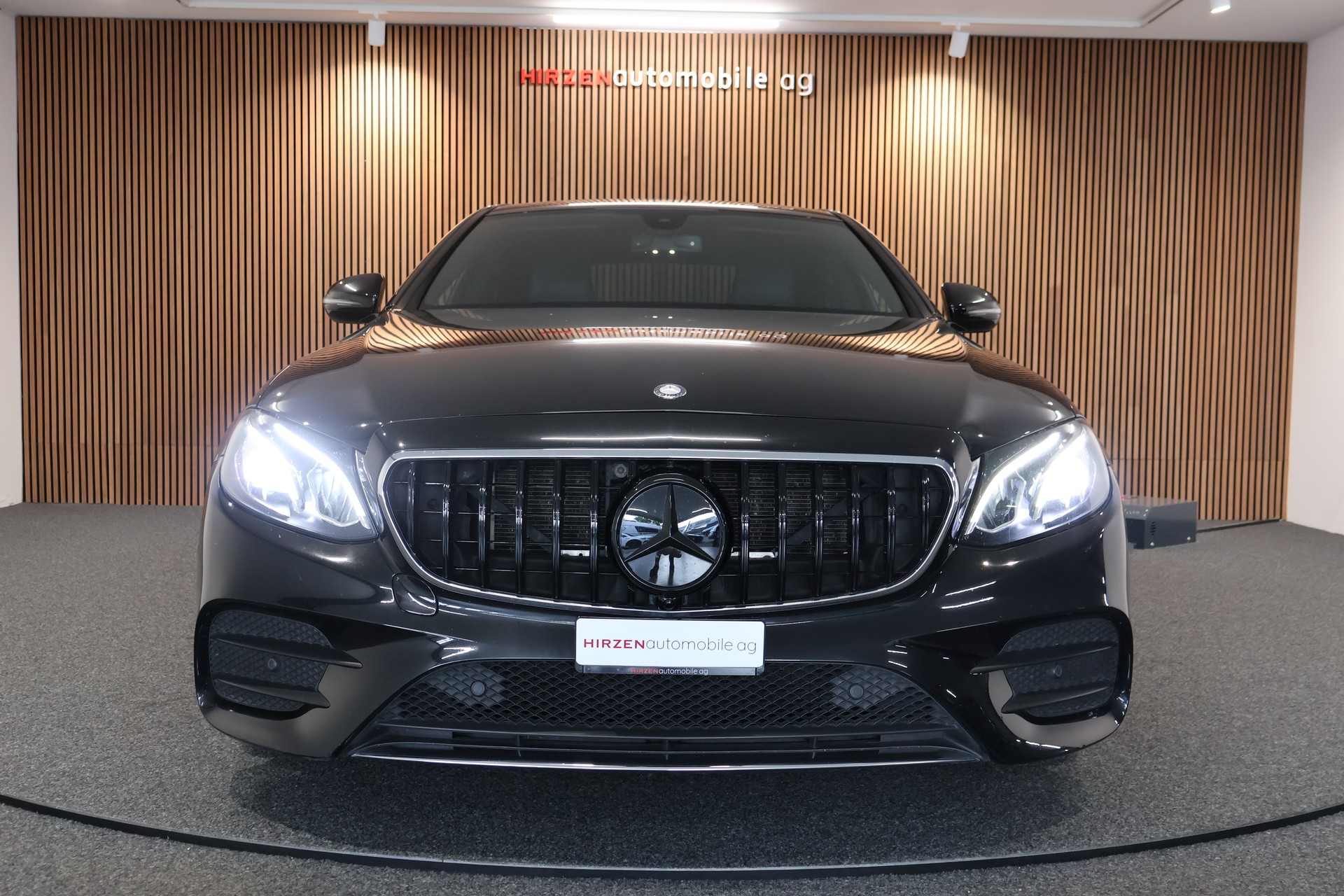 MERCEDES-BENZ E 220 d AMG Line 9G-Tronic-image-27