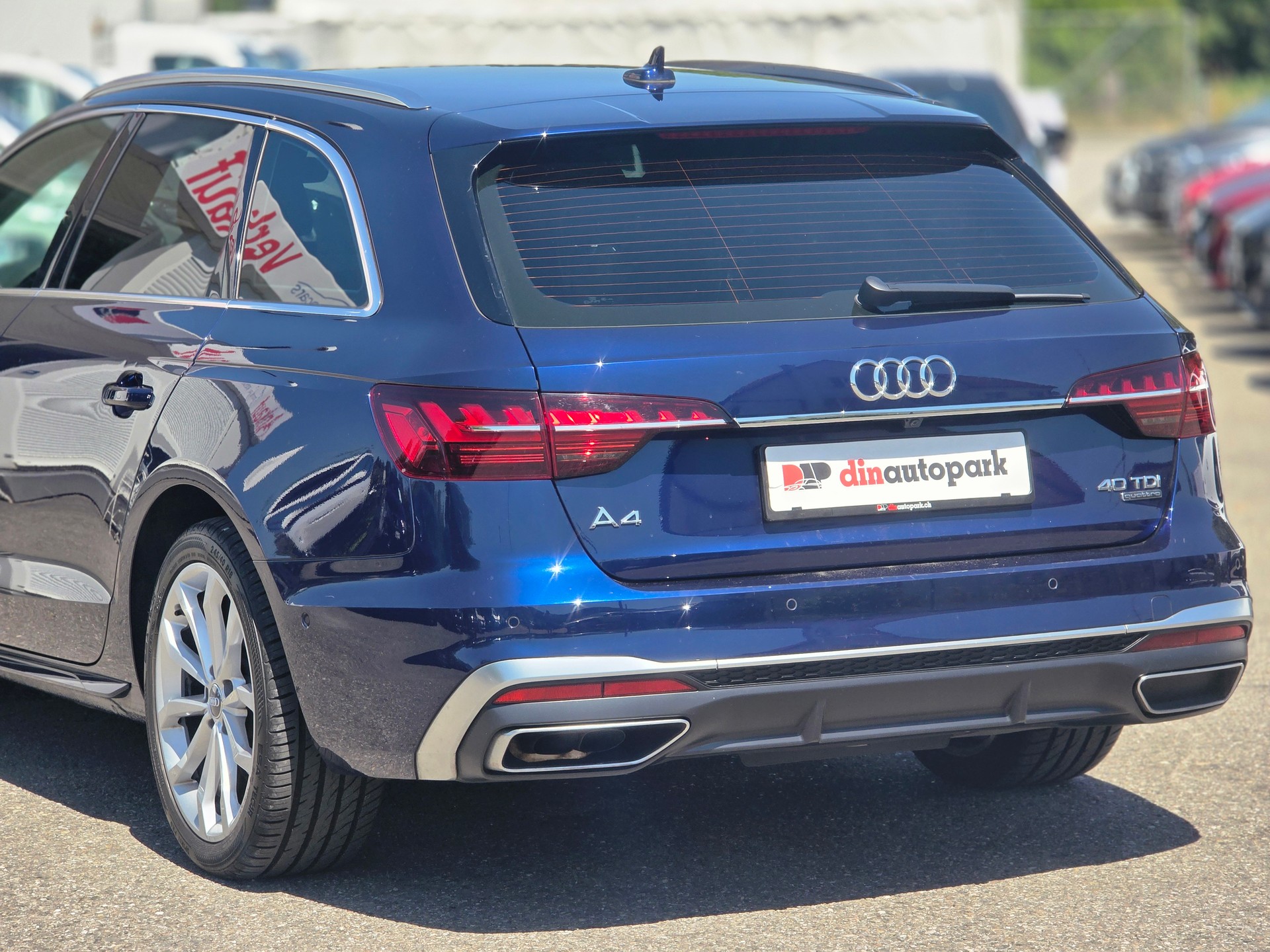 AUDI A4 Avant 40 TDI S Line Quattro S-tronic * CH-Fahrzeug *-image-8