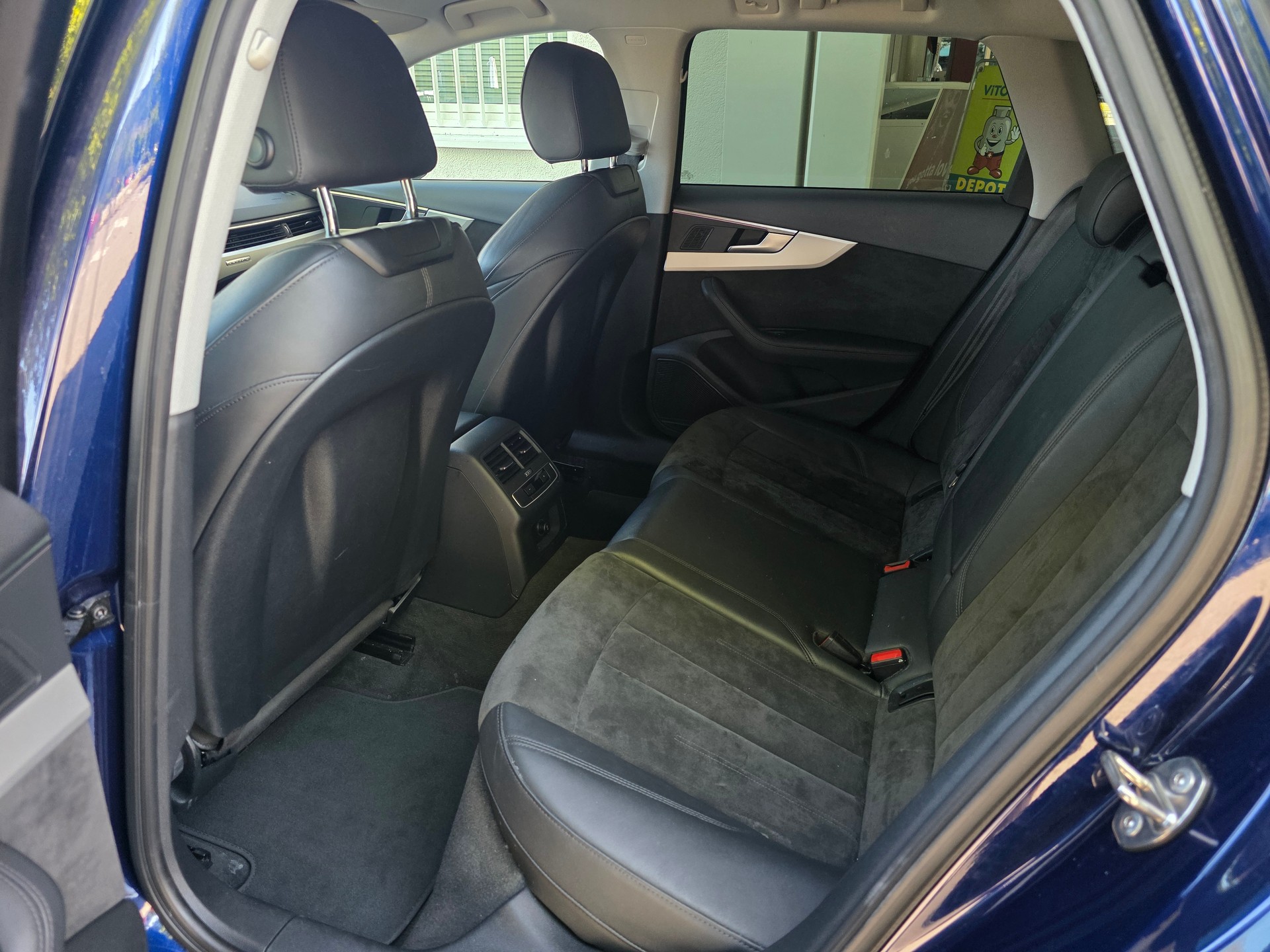 AUDI A4 Avant 40 TDI S Line Quattro S-tronic * CH-Fahrzeug *-image-22