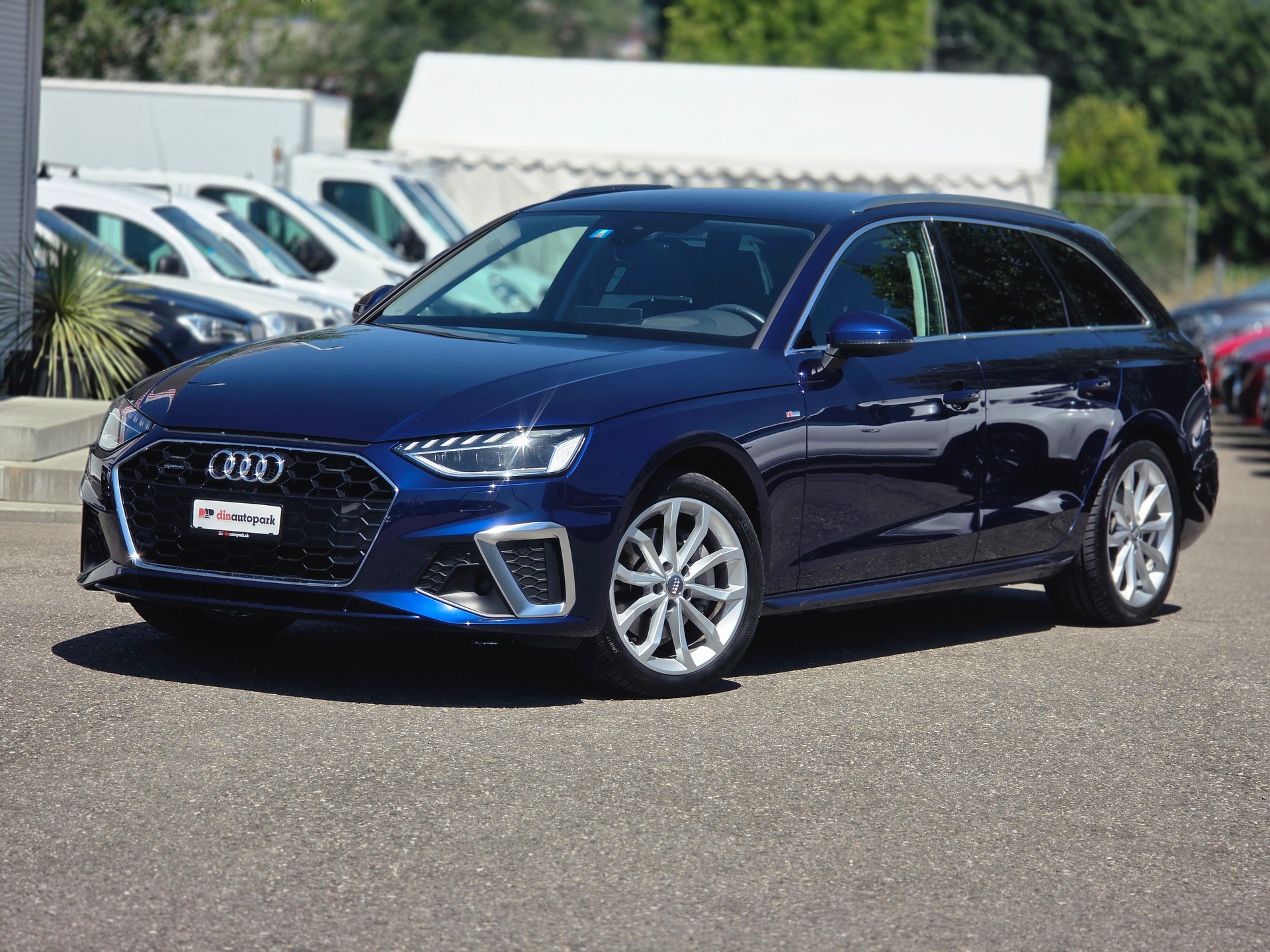 AUDI A4 Avant 40 TDI S Line Quattro S-tronic * CH-Fahrzeug *-showroom-element-1