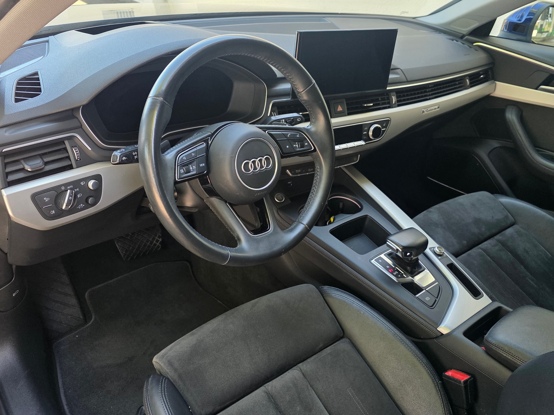 AUDI A4 Avant 40 TDI S Line Quattro S-tronic * CH-Fahrzeug *-image-10