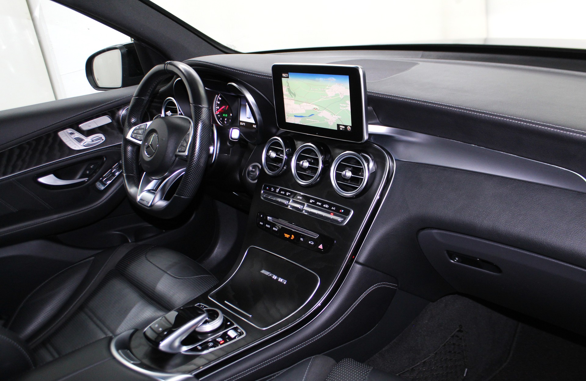 MERCEDES-BENZ GLC 63 AMG 4Matic+ 9G-Tronic Black Edition ohne OPF-image-11