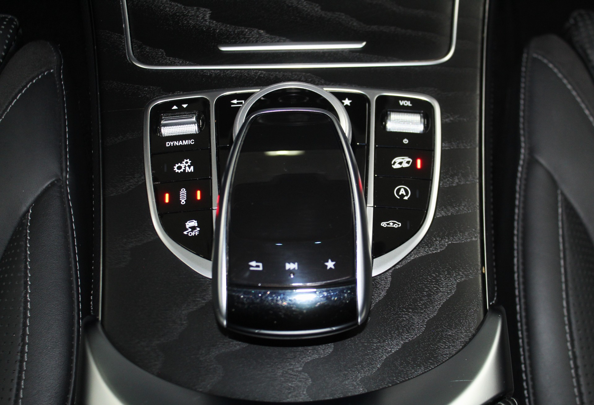 MERCEDES-BENZ GLC 63 AMG 4Matic+ 9G-Tronic Black Edition ohne OPF-image-18
