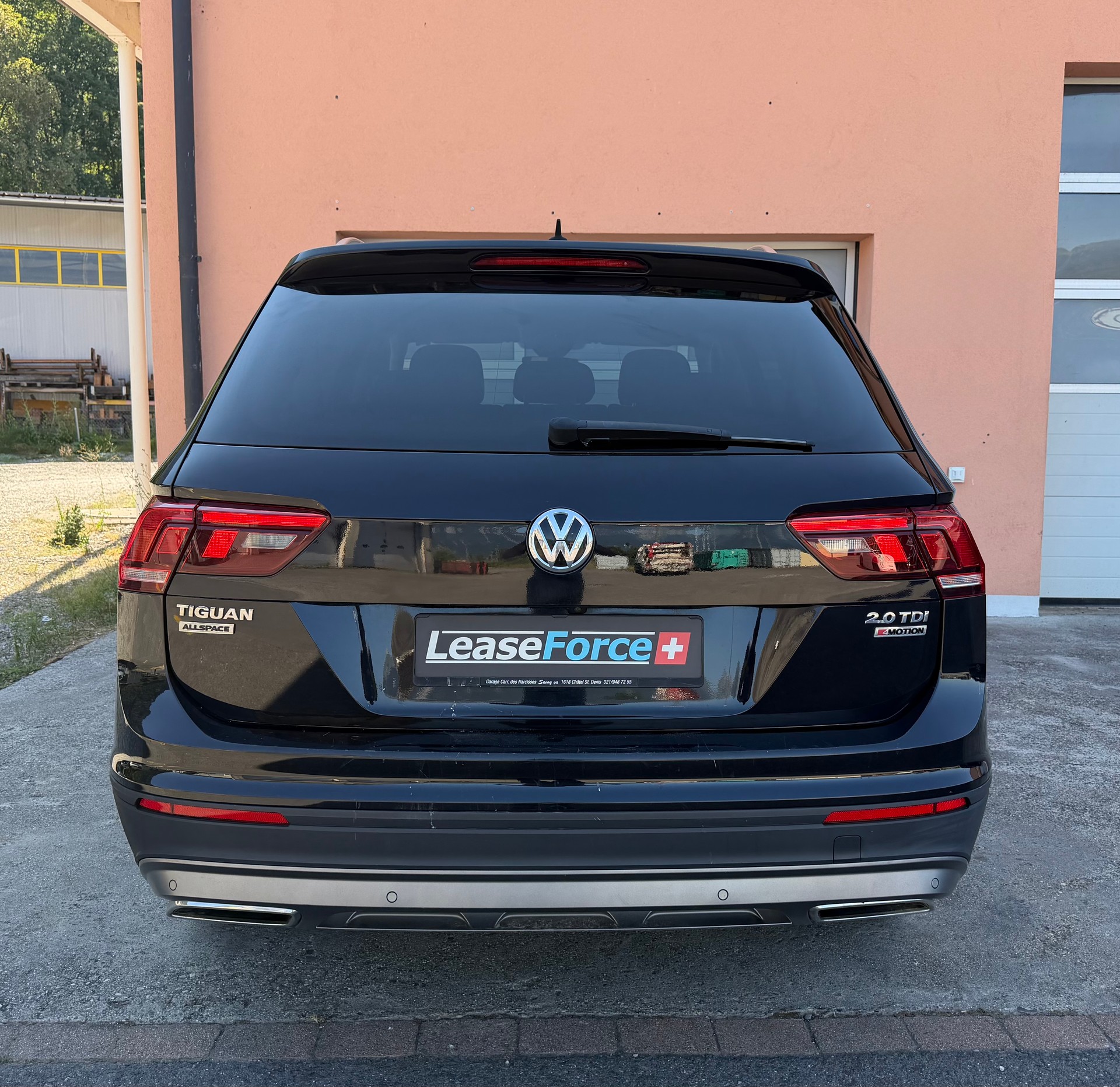 VW Tiguan Allspace 2.0 TDI SCR Comfortline 4MotionDSG 7 Places-image-5