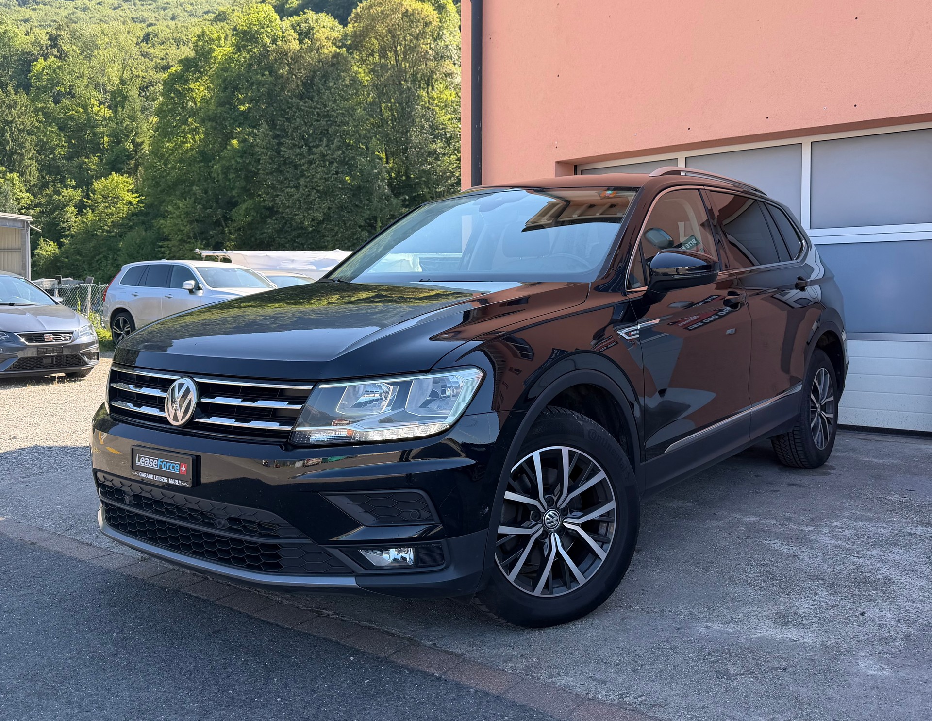 VW Tiguan Allspace 2.0 TDI SCR Comfortline 4MotionDSG 7 Places-showroom-element-1