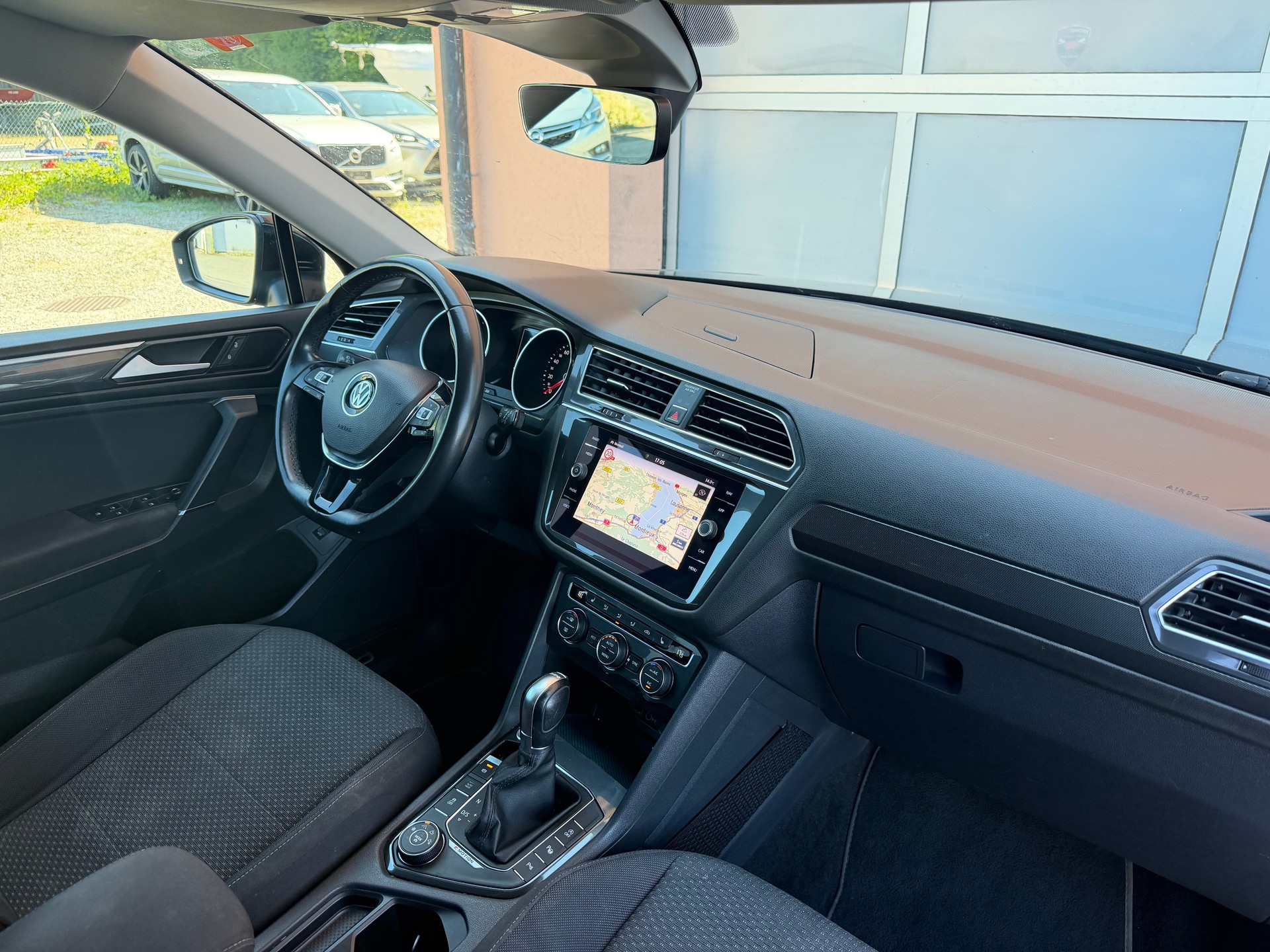 VW Tiguan Allspace 2.0 TDI SCR Comfortline 4MotionDSG 7 Places-image-12