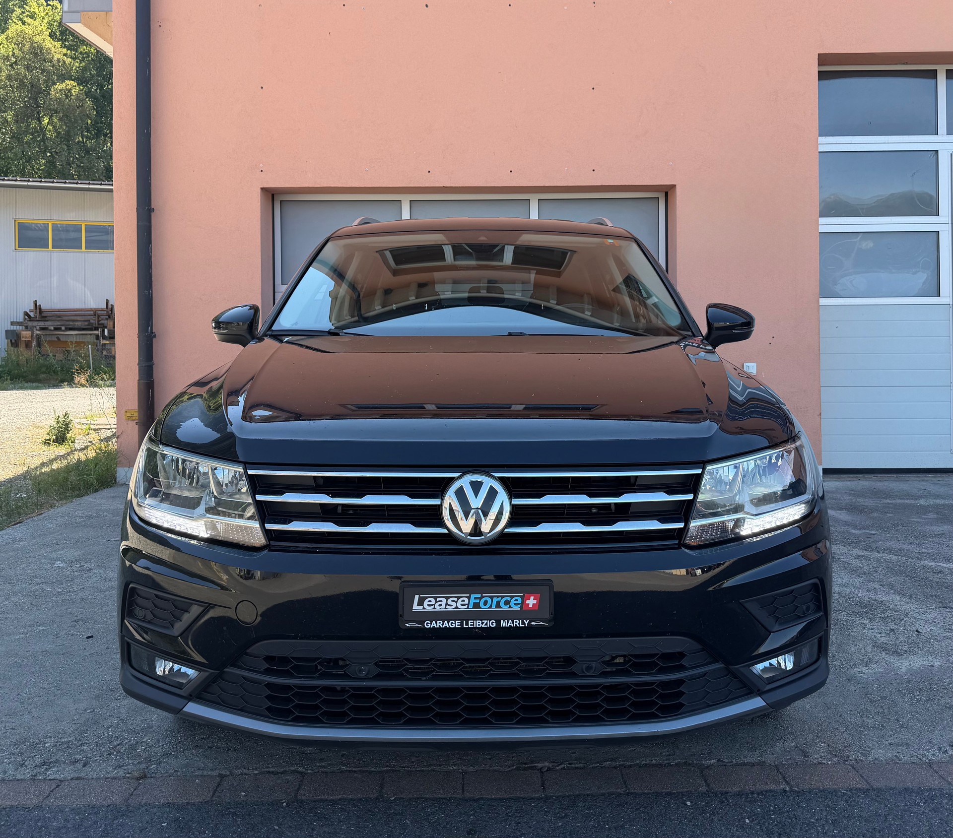 VW Tiguan Allspace 2.0 TDI SCR Comfortline 4MotionDSG 7 Places-image-4