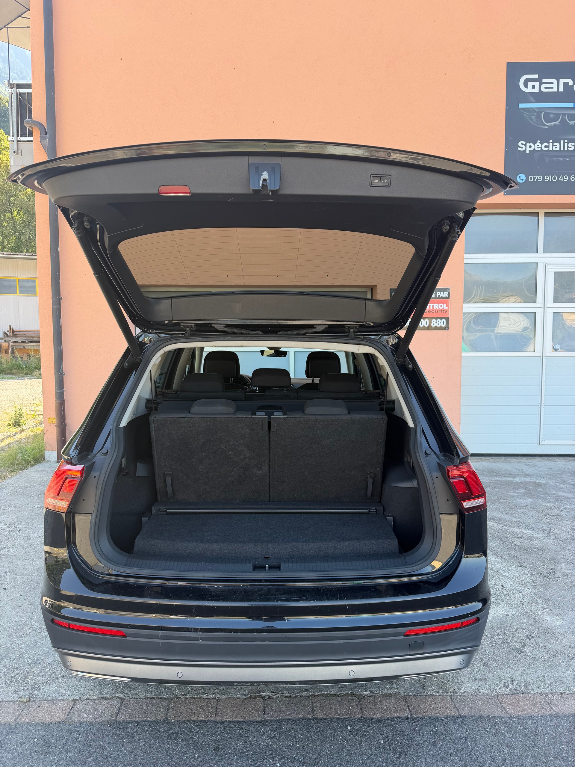 VW Tiguan Allspace 2.0 TDI SCR Comfortline 4MotionDSG 7 Places-image-7