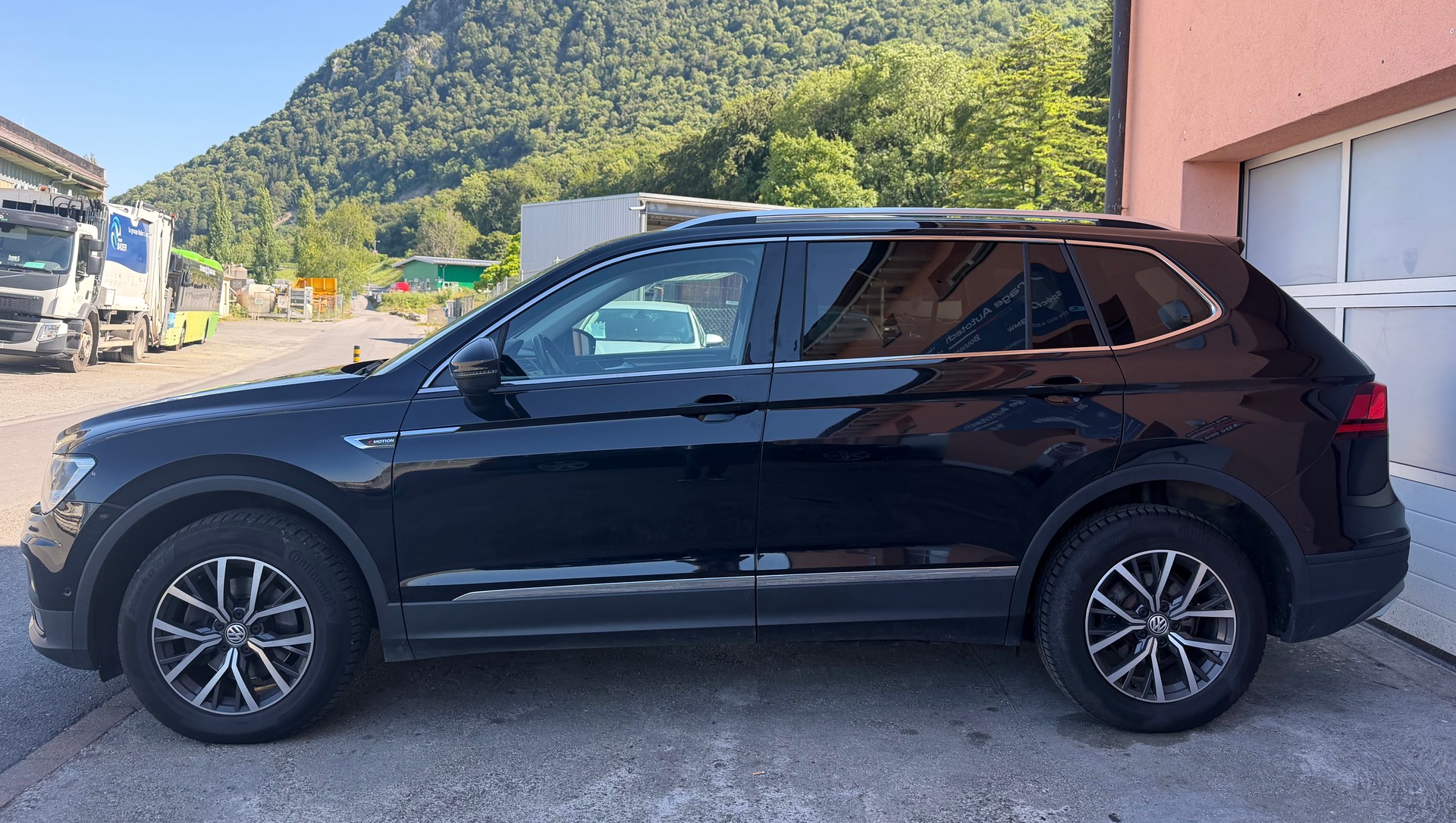VW Tiguan Allspace 2.0 TDI SCR Comfortline 4MotionDSG 7 Places-image-6