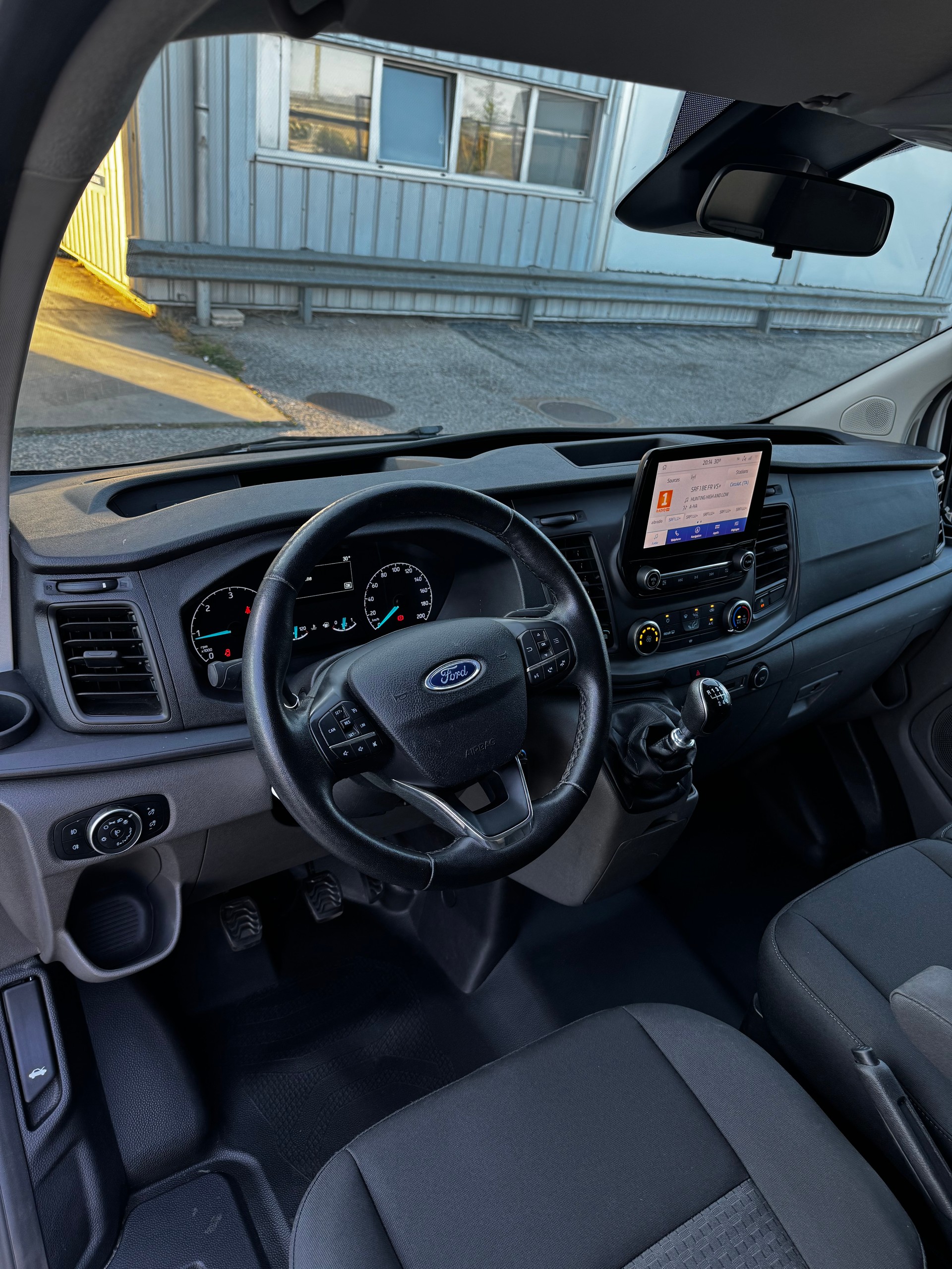 FORD Transit Custom Van 300 L1H1 Trend-image-10