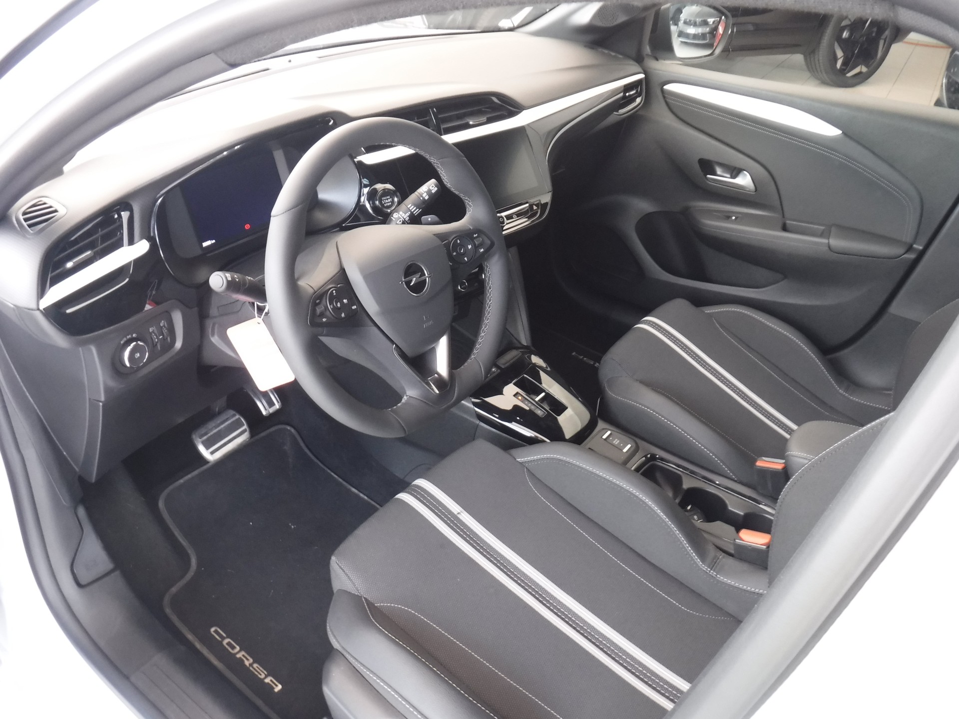 OPEL Corsa 1.2 TP GS A-image-3
