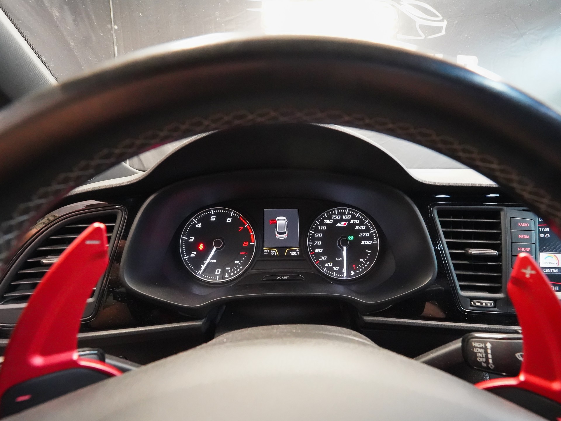 SEAT Leon ST 2.0 TSI Cupra 290 DSG-image-15