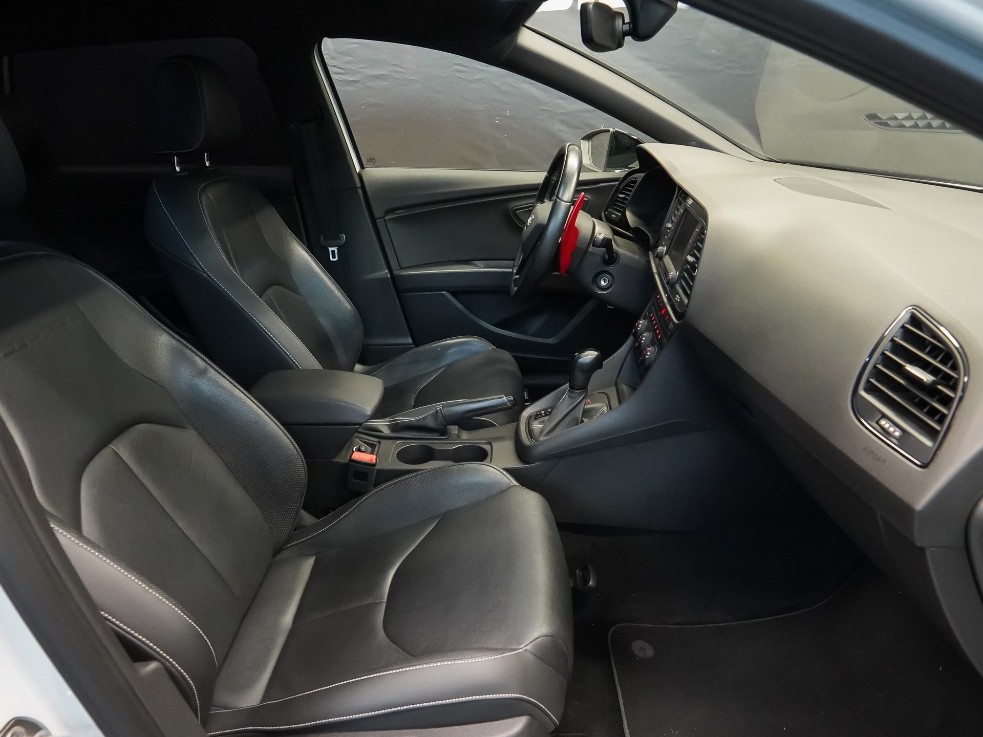 SEAT Leon ST 2.0 TSI Cupra 290 DSG-image-11