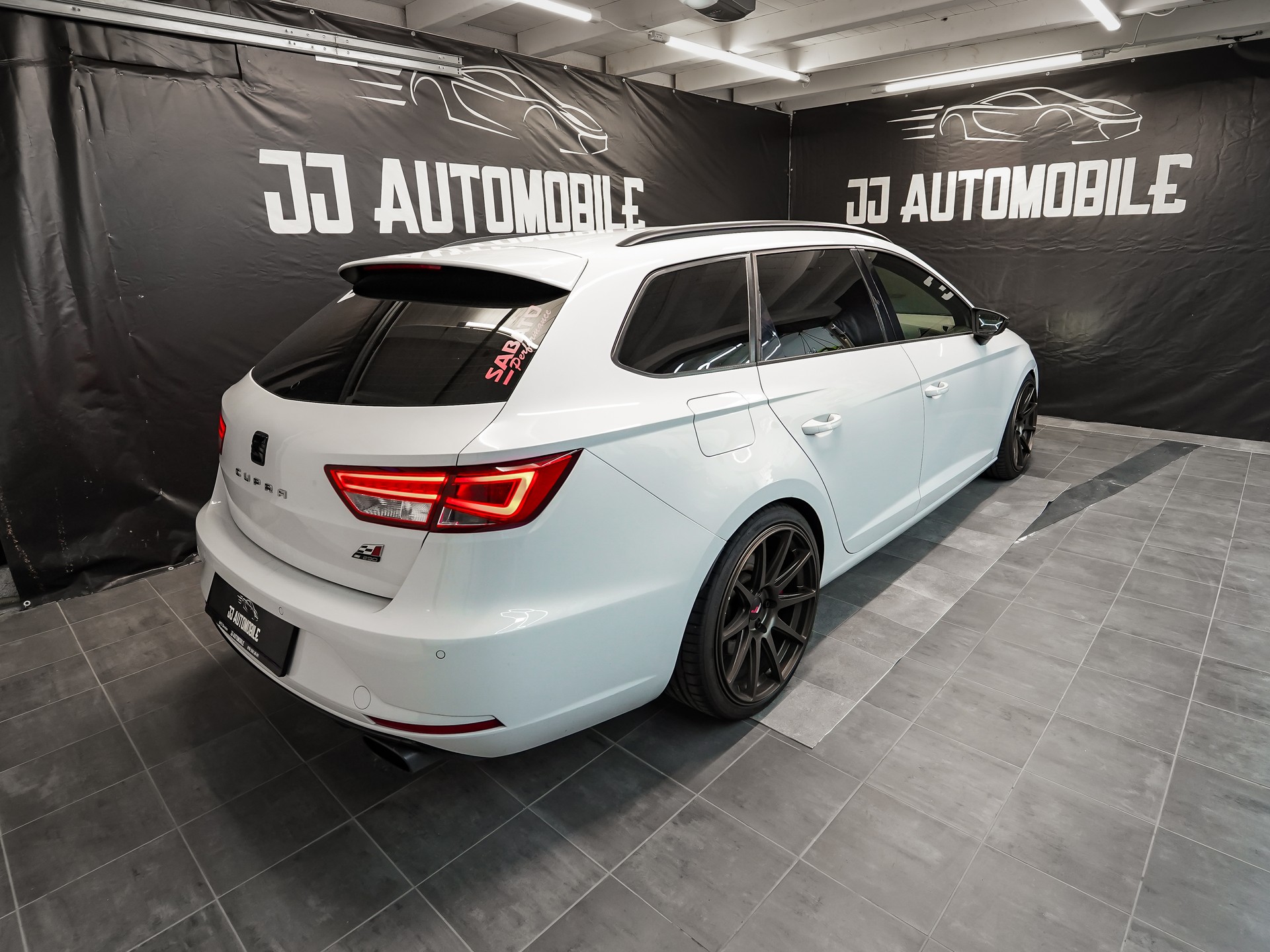 SEAT Leon ST 2.0 TSI Cupra 290 DSG-image-8