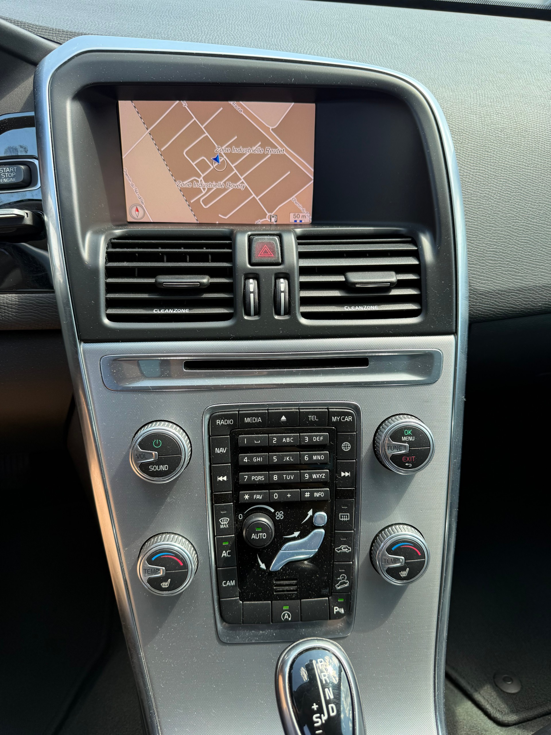 VOLVO XC60 T5 AWD Summum Geartronic-image-7
