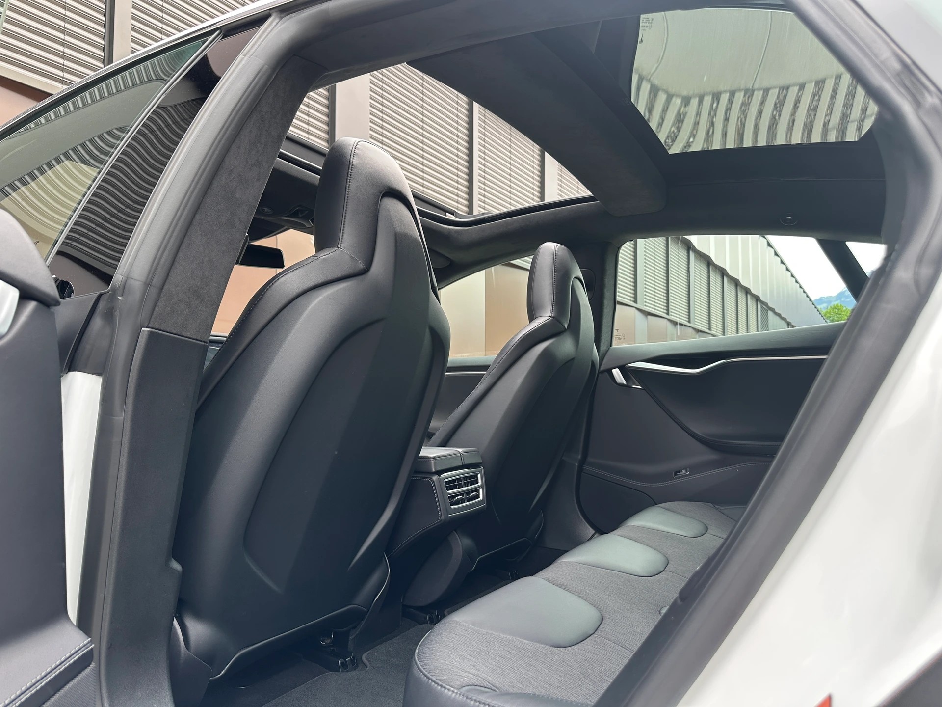TESLA Model S 60 **FREE SUPERCHARGE**-image-10