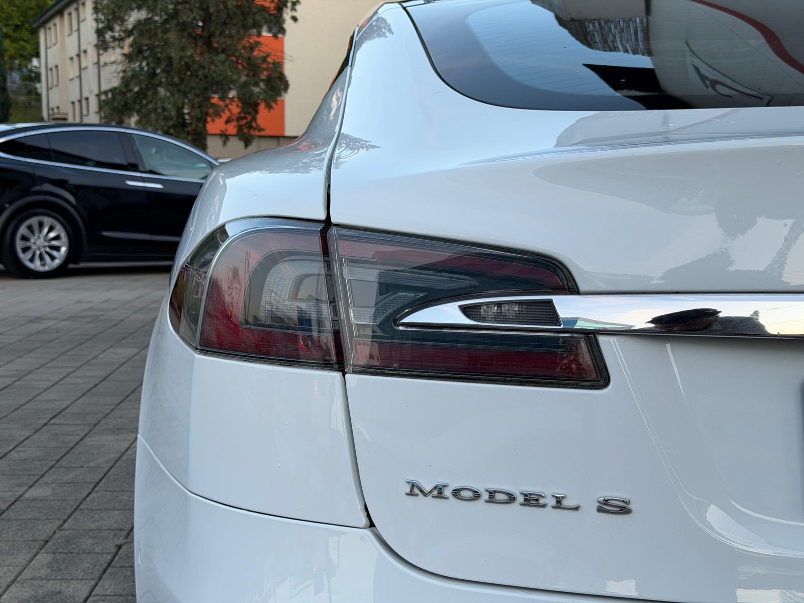 TESLA Model S 60 **FREE SUPERCHARGE**-image-5