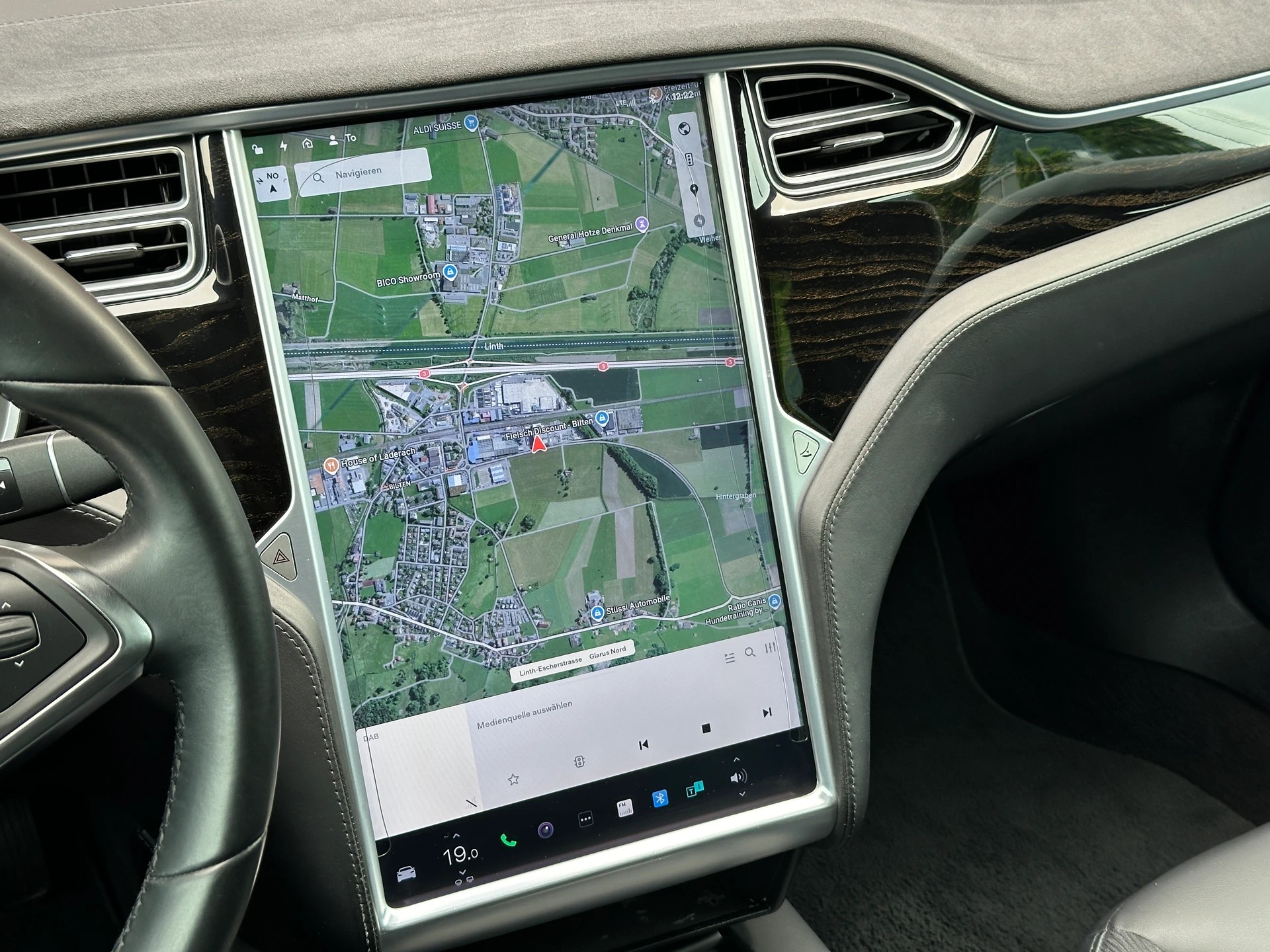 TESLA Model S 60 **FREE SUPERCHARGE**-image-18