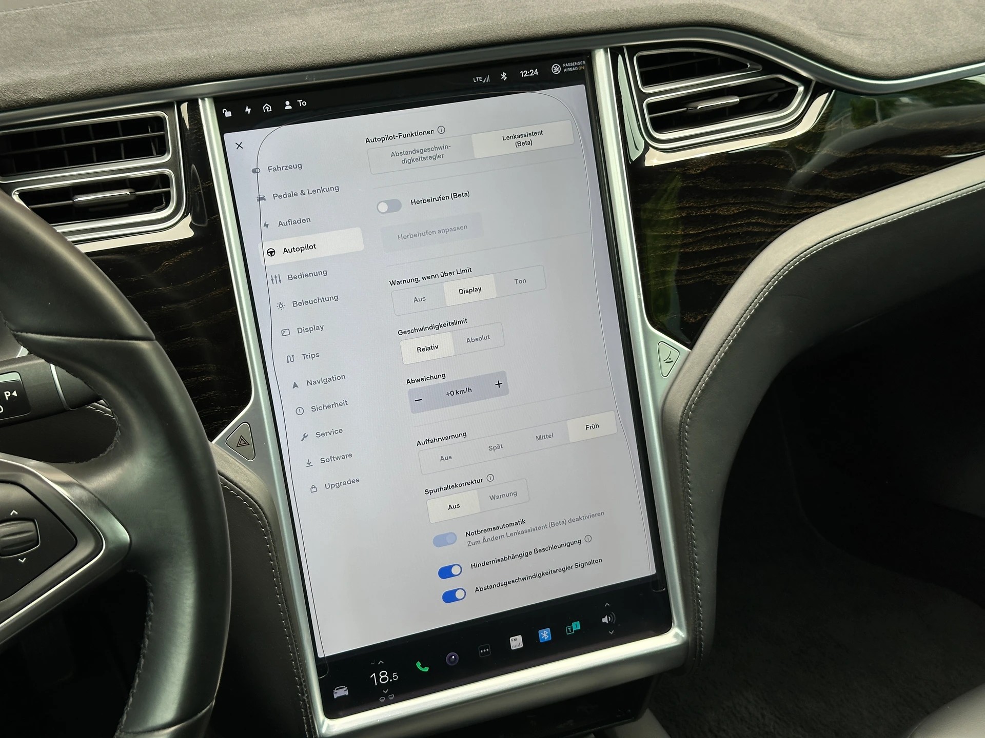 TESLA Model S 60 **FREE SUPERCHARGE**-image-16