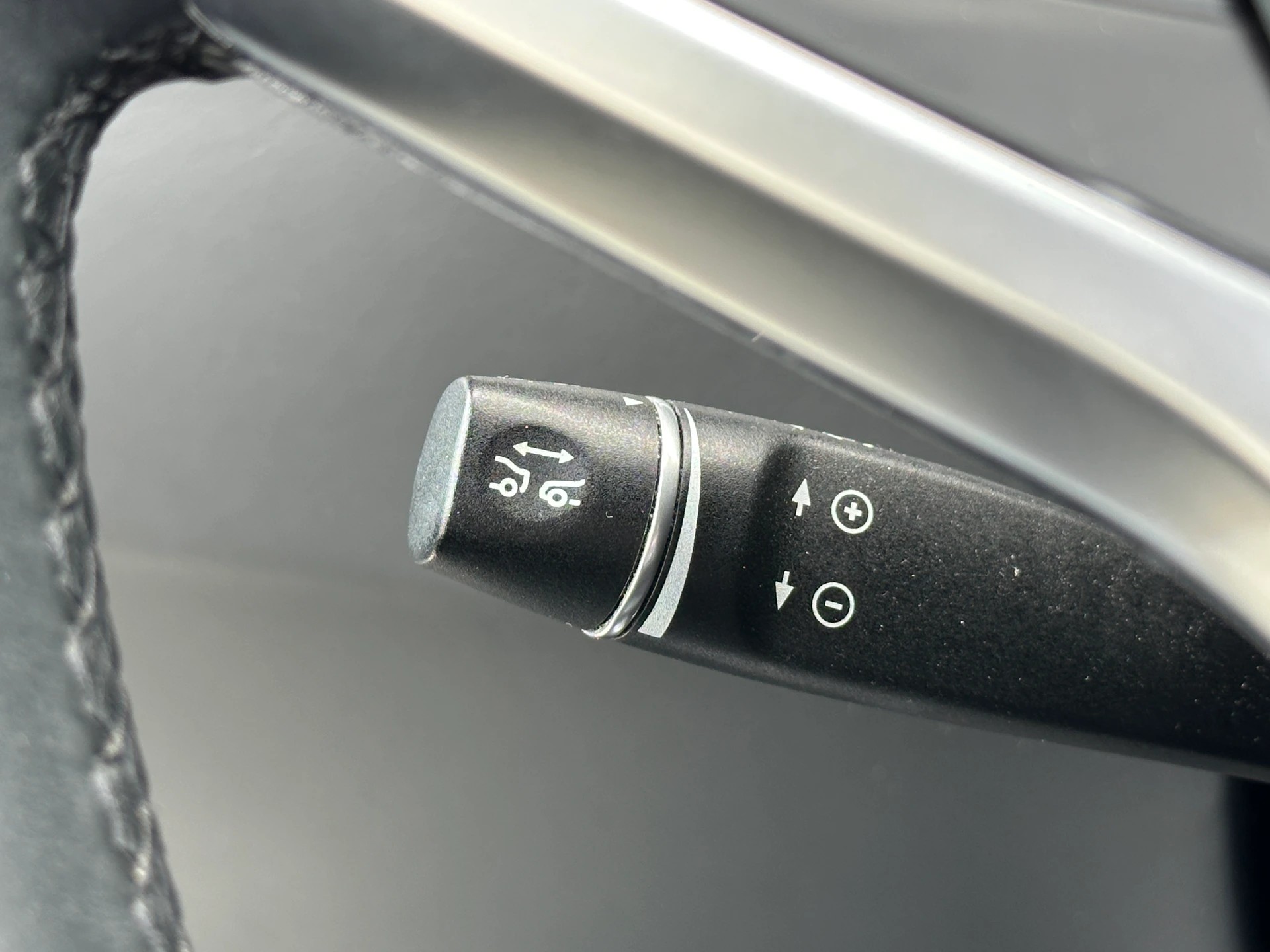 TESLA Model S 60 **FREE SUPERCHARGE**-image-14