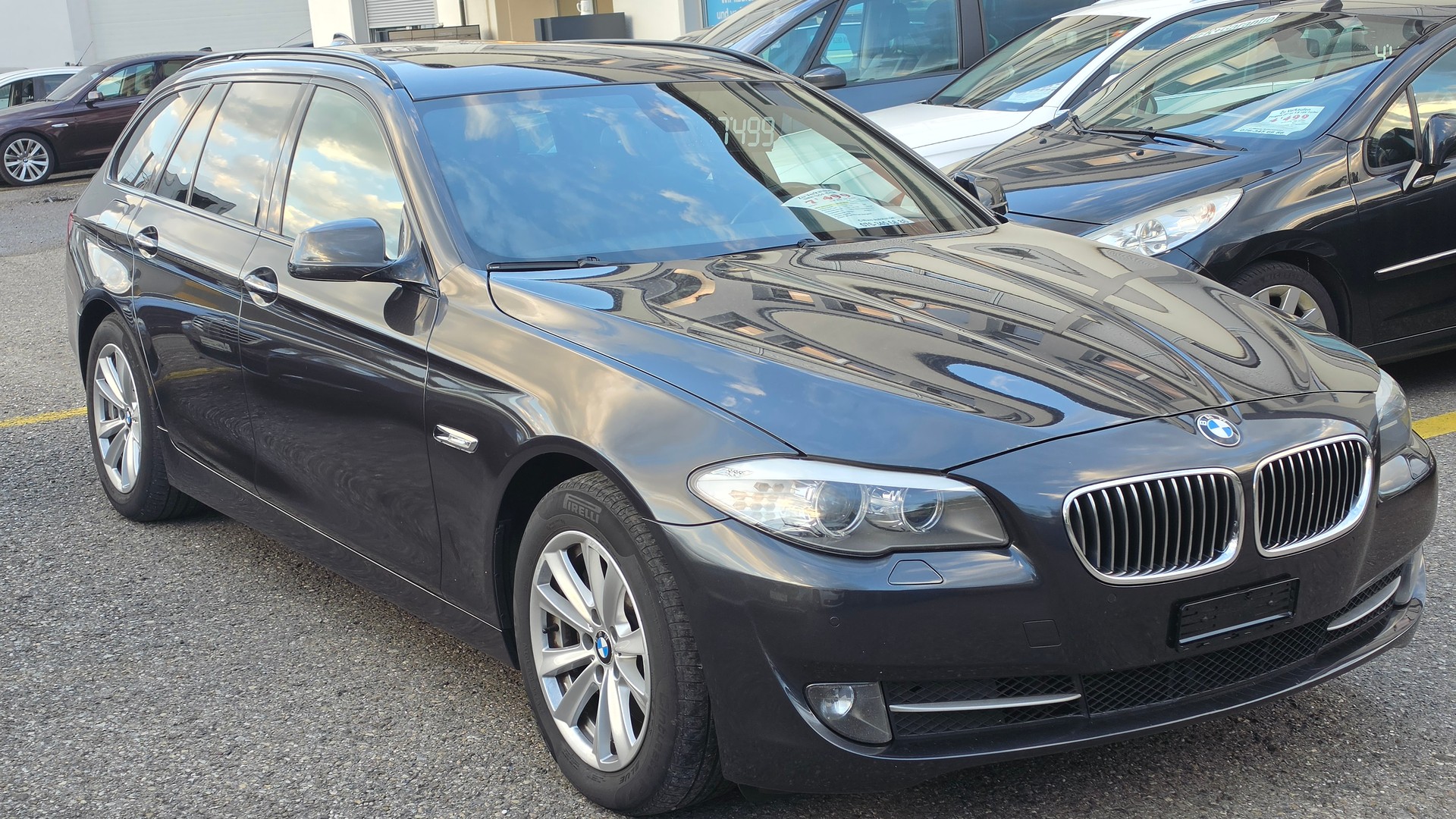 BMW 525d xDrive Touring Steptronic-showroom-element-2