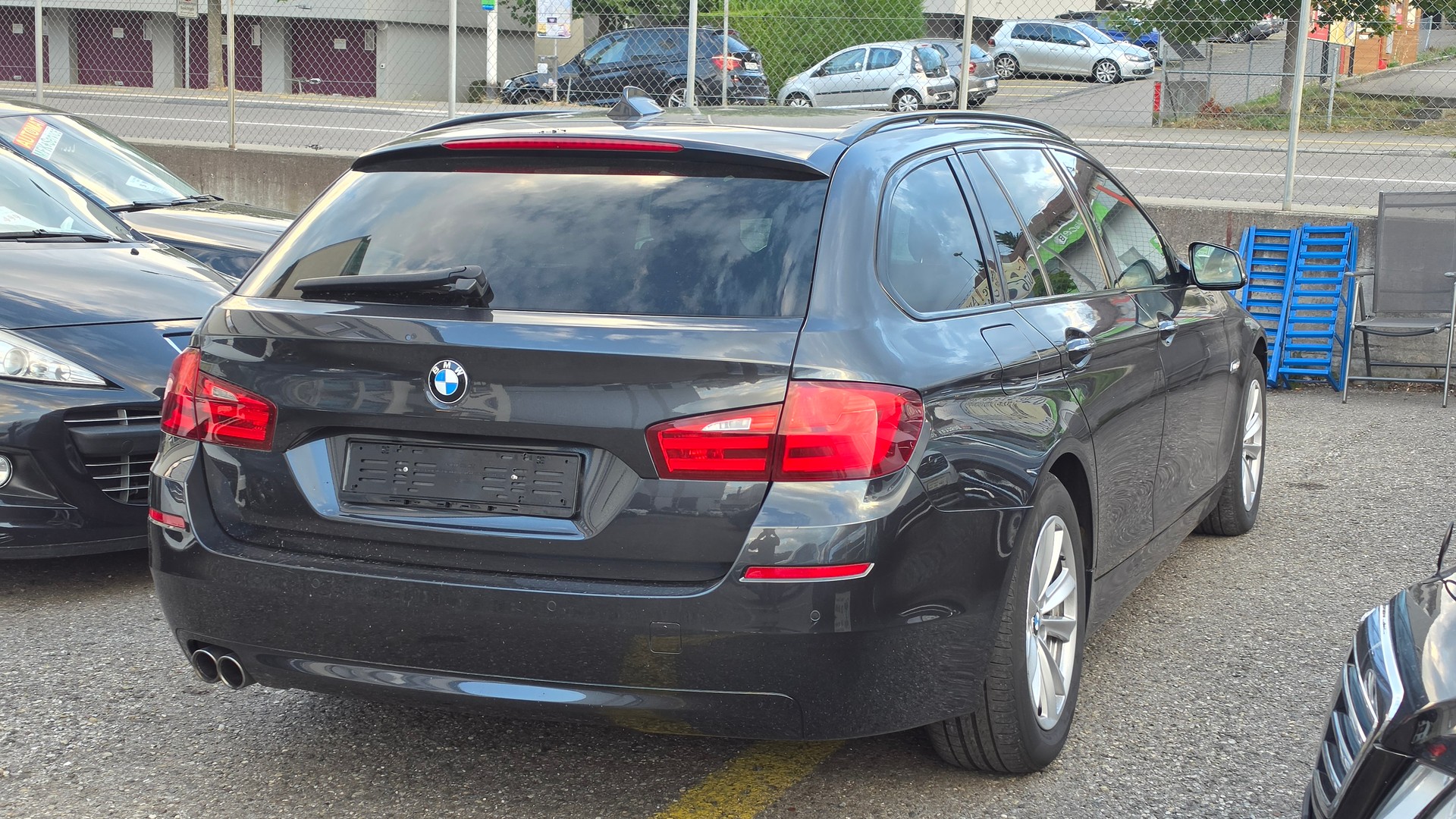 BMW 525d xDrive Touring Steptronic-showroom-element-3
