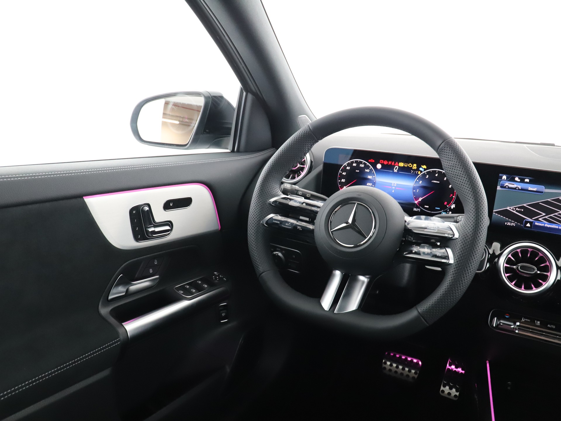 MERCEDES-BENZ GLA 200 Night Star 7G-D-image-13