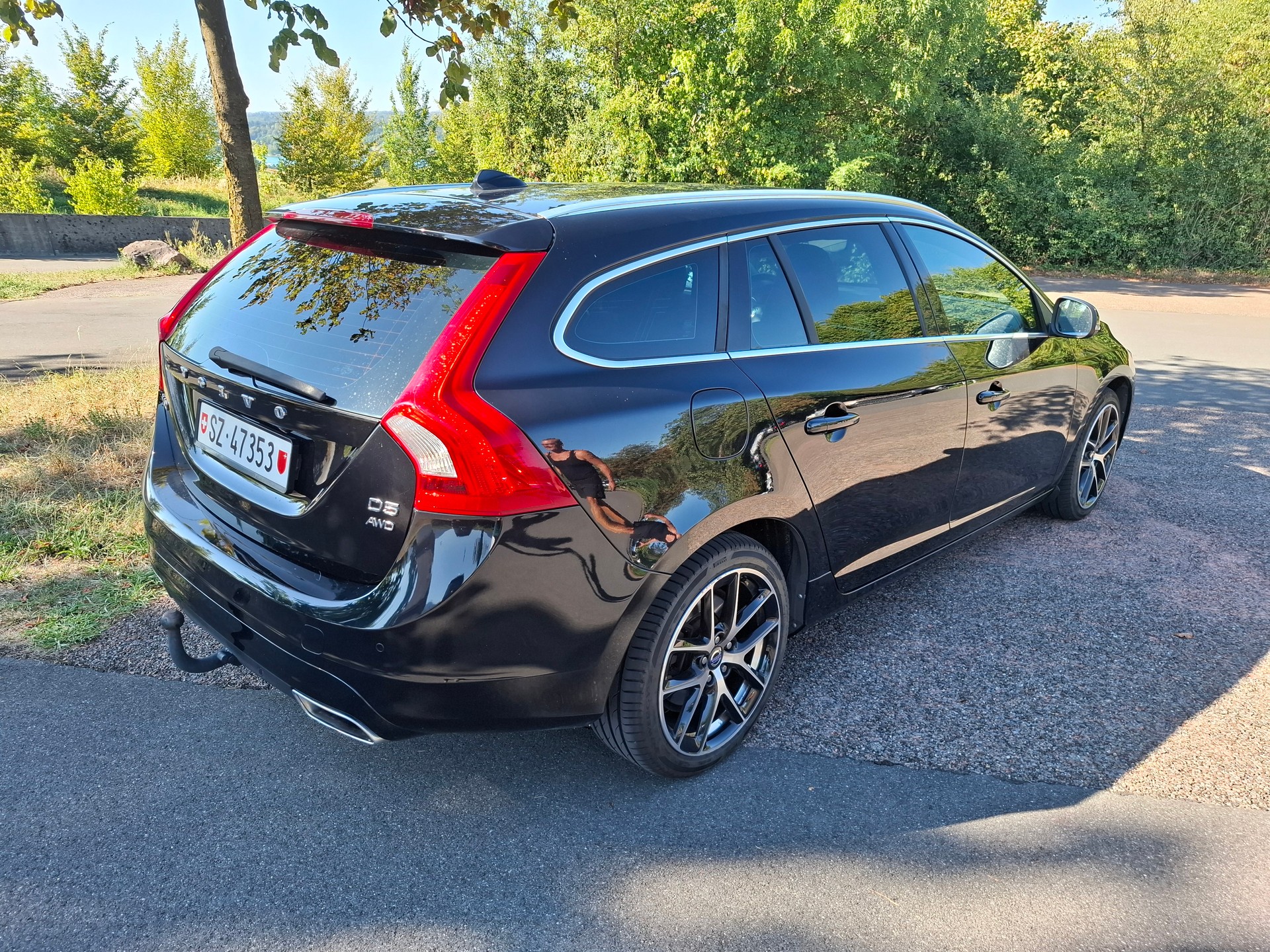 VOLVO V60 D5 AWD Summum Geartronic-image-5