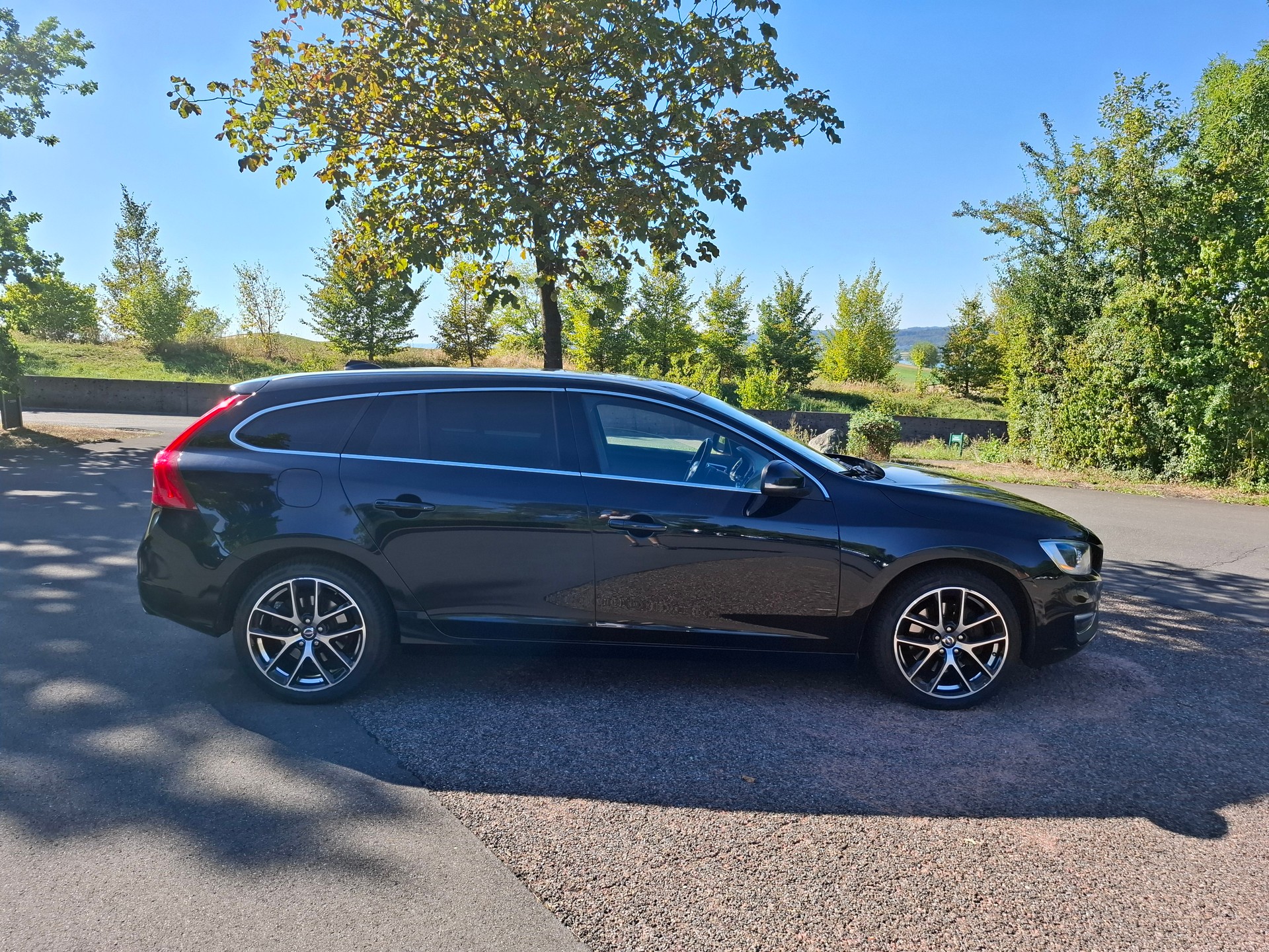 VOLVO V60 D5 AWD Summum Geartronic-image-6