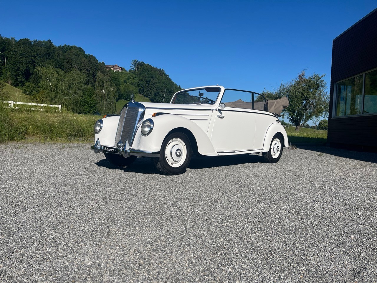 MERCEDES-BENZ 220B Cabriolet-showroom-element-2