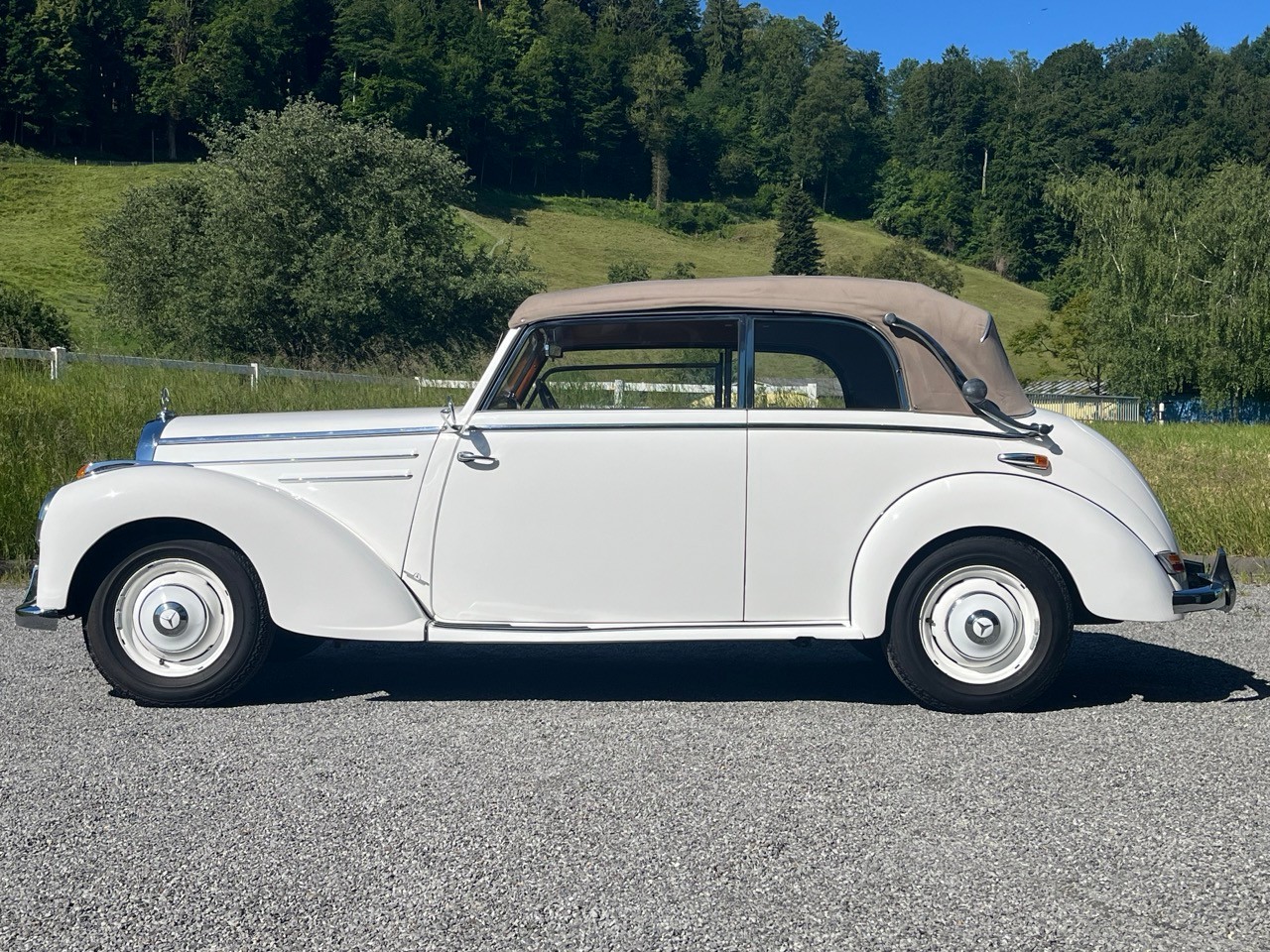 MERCEDES-BENZ 220B Cabriolet-image-4