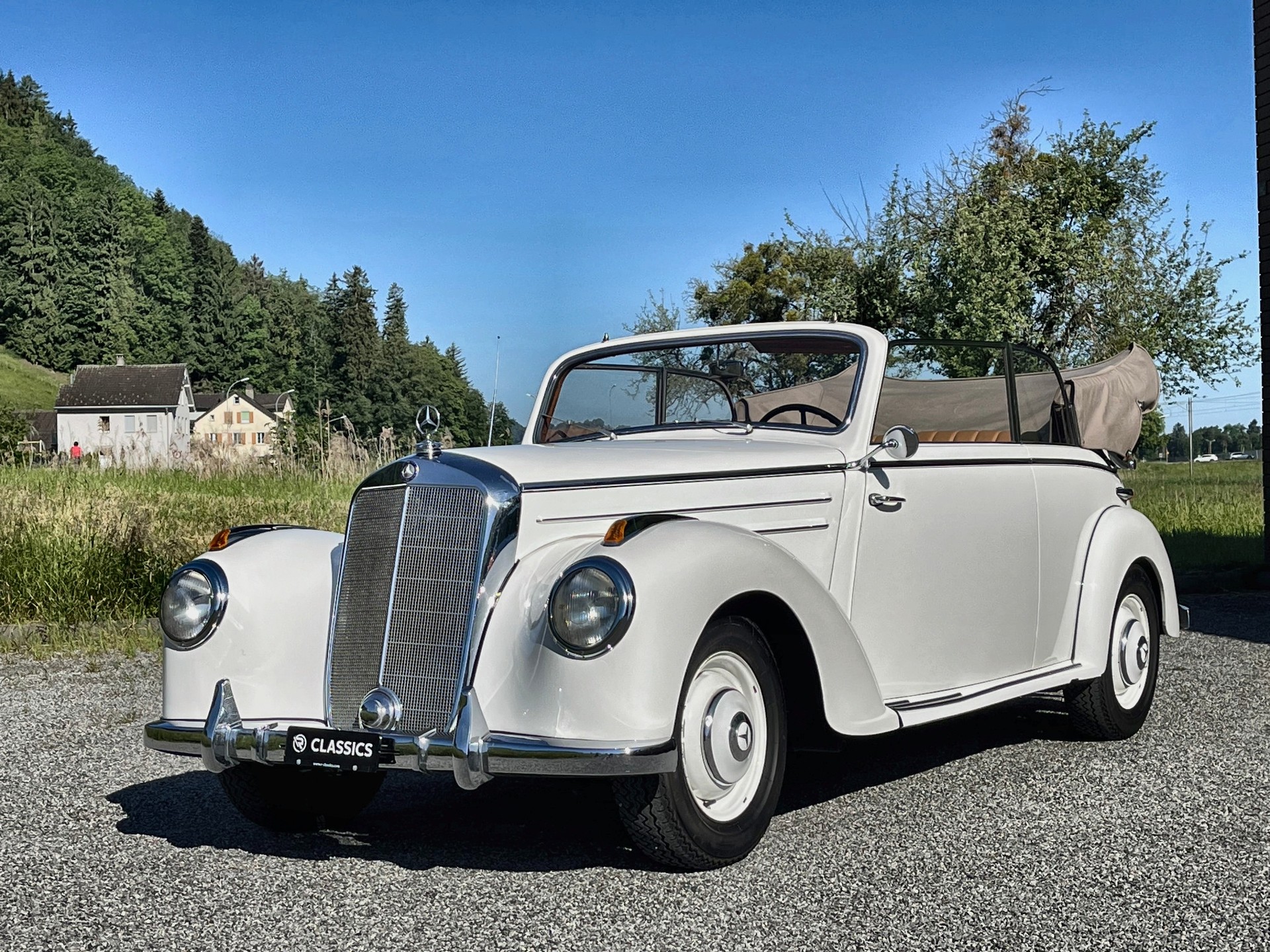 MERCEDES-BENZ 220B Cabriolet