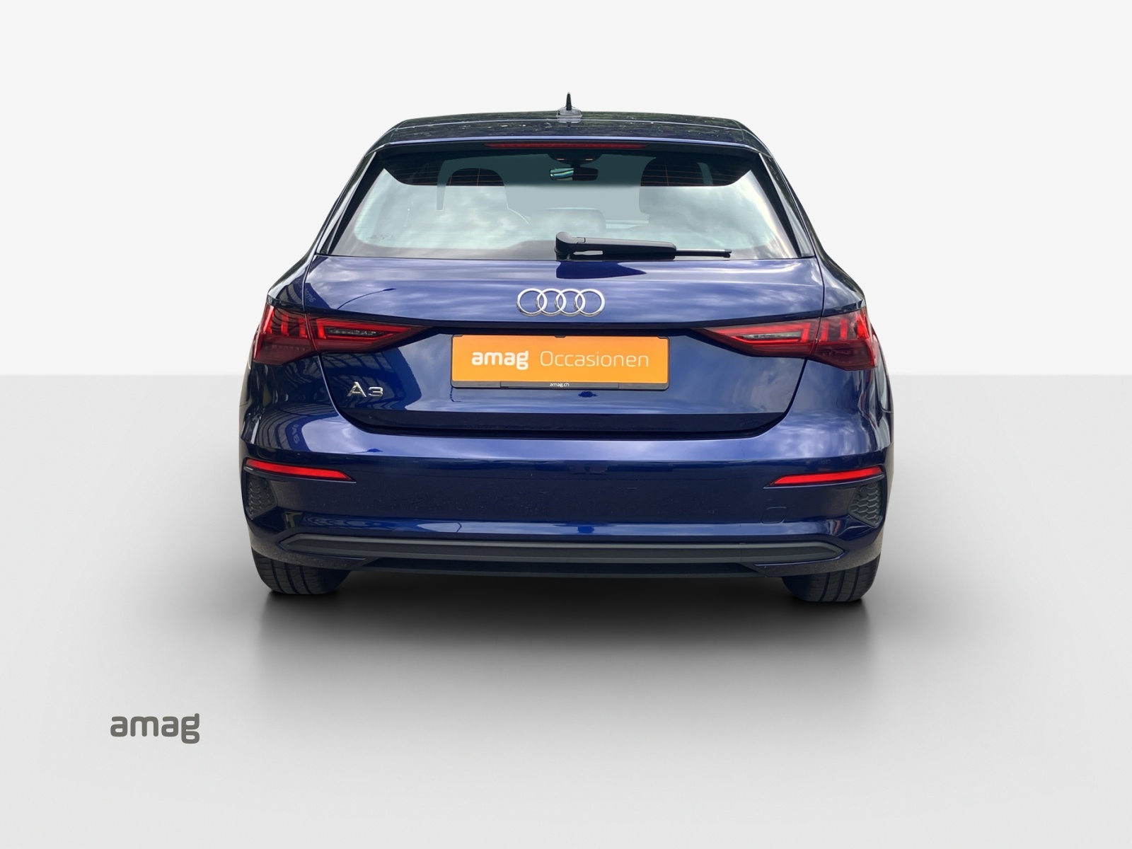 AUDI A3 Sportback 35 TFSI Attraction S-tronic-showroom-element-3