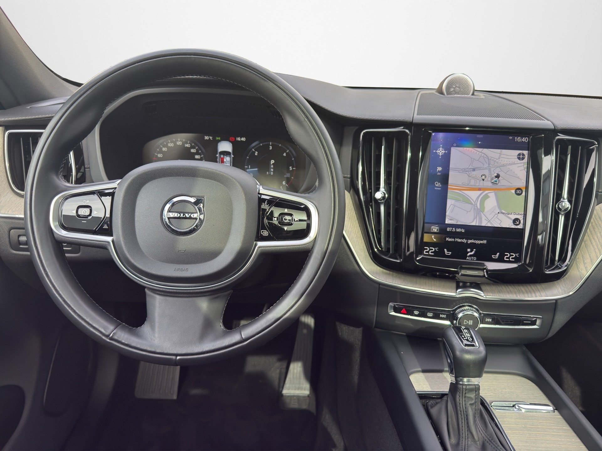 VOLVO XC60 2.0 D5 Inscription AWD-image-10