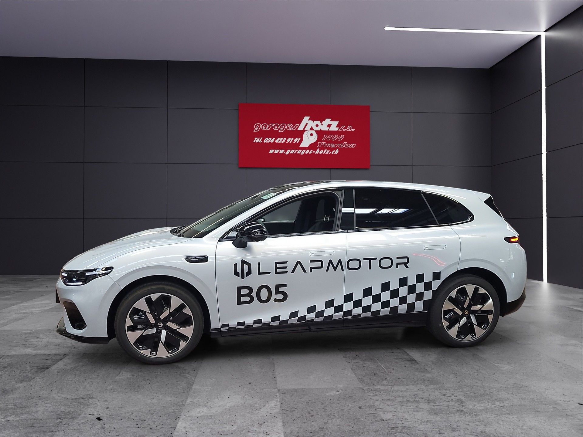 LEAPMOTOR B05 EV-showroom-element-1