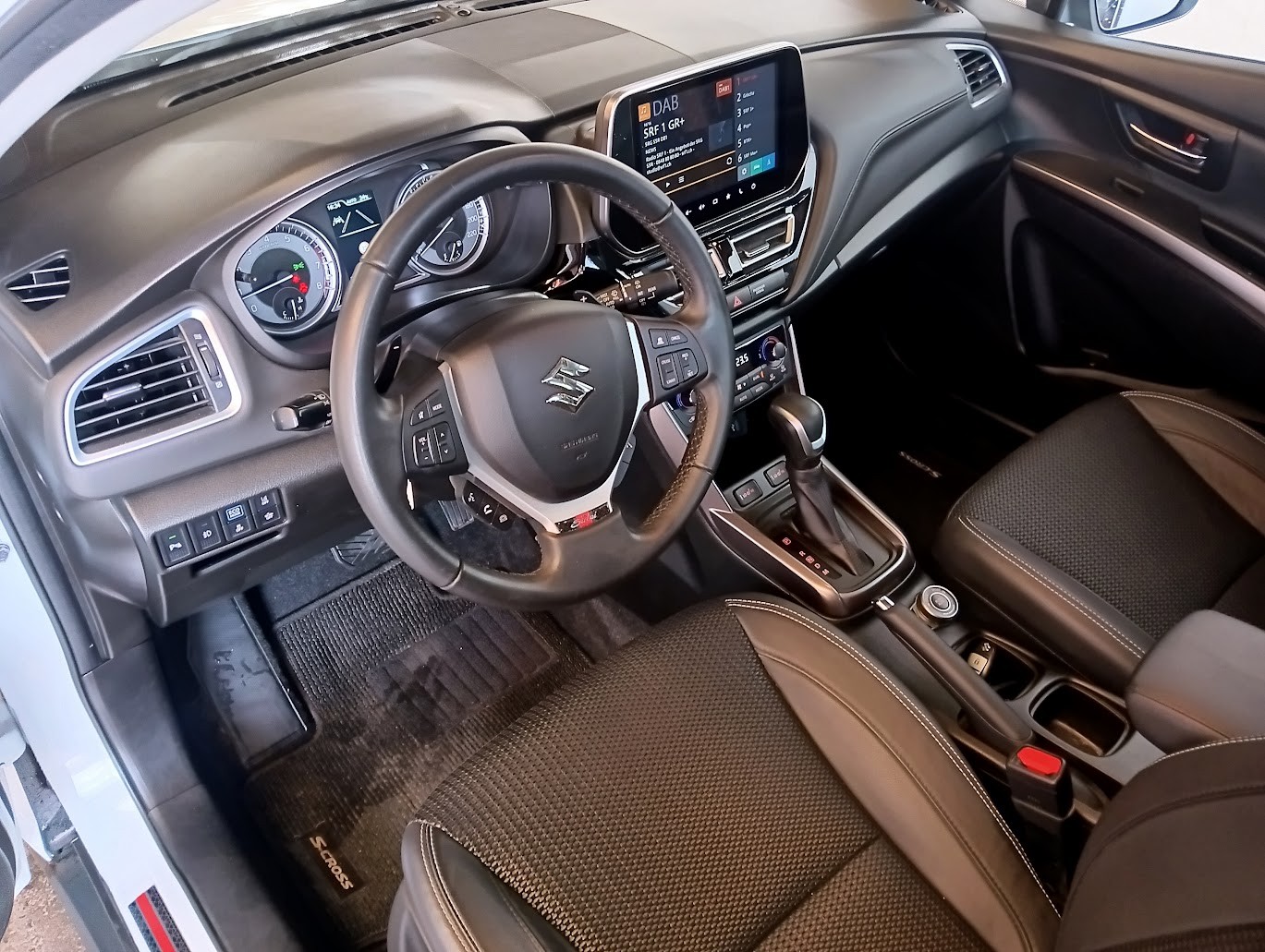 SUZUKI S-Cross 1.5 Piz Sulai Top Hybrid-image-8